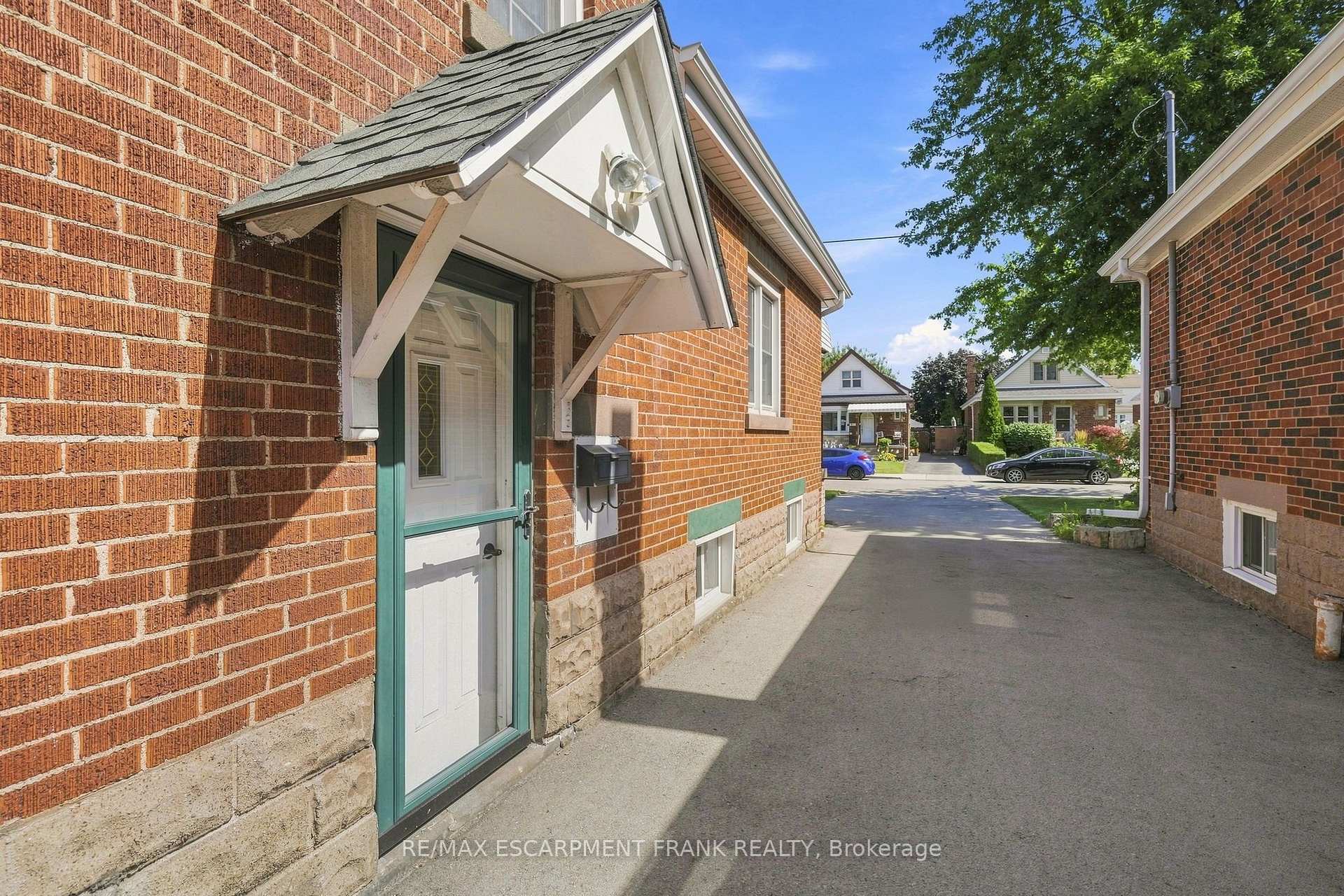 Photo 50 of 38 Garside Avenue S, Hamilton, Bartonville — HOMEH