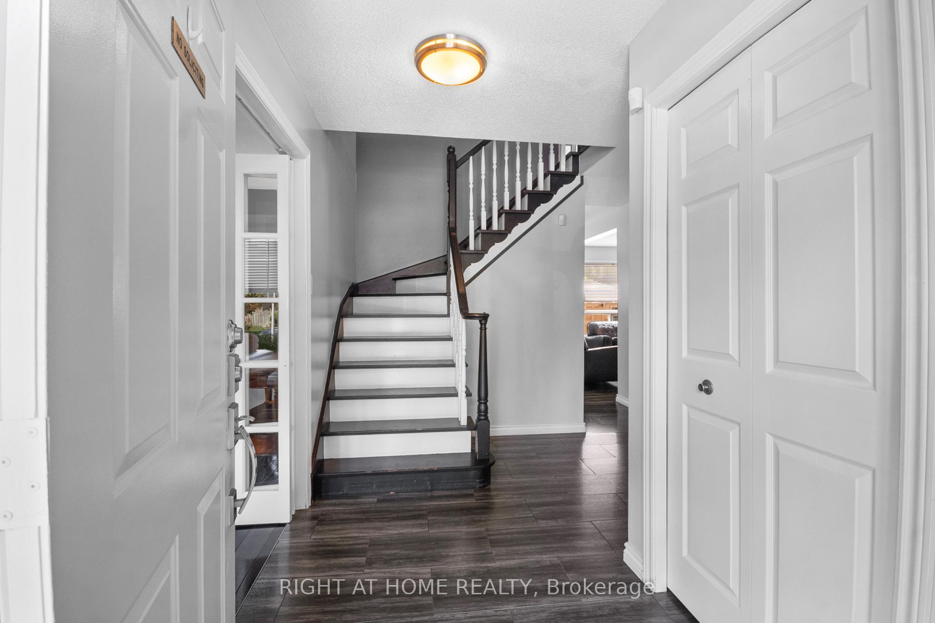 Photo 4 of 14 Duncan Crescent, London, East D — HOMEH