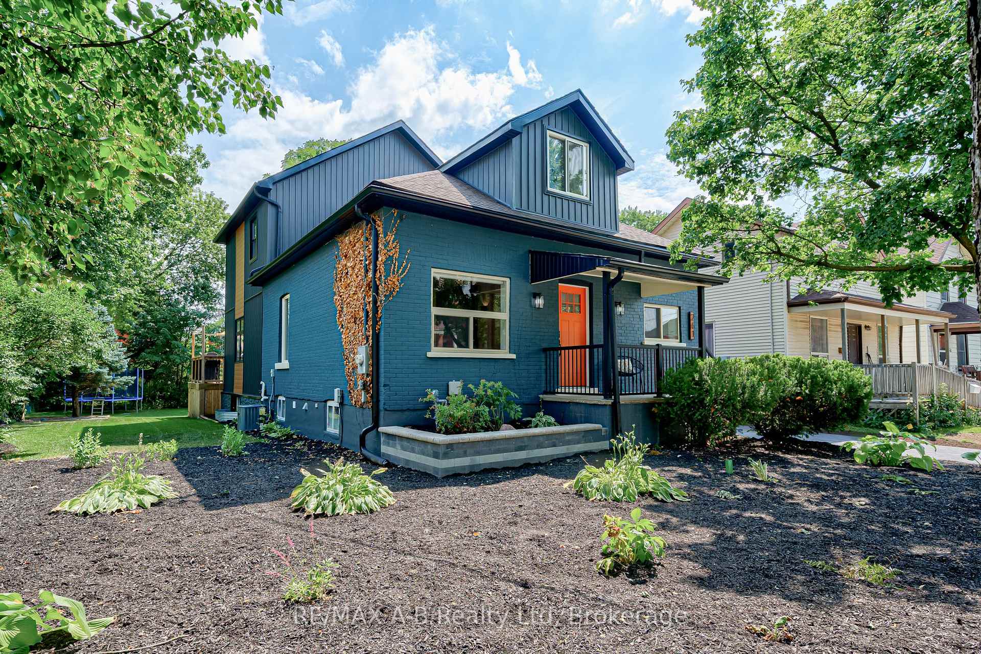 Photo 1 of 261 Albert Street, Stratford — HOMEH