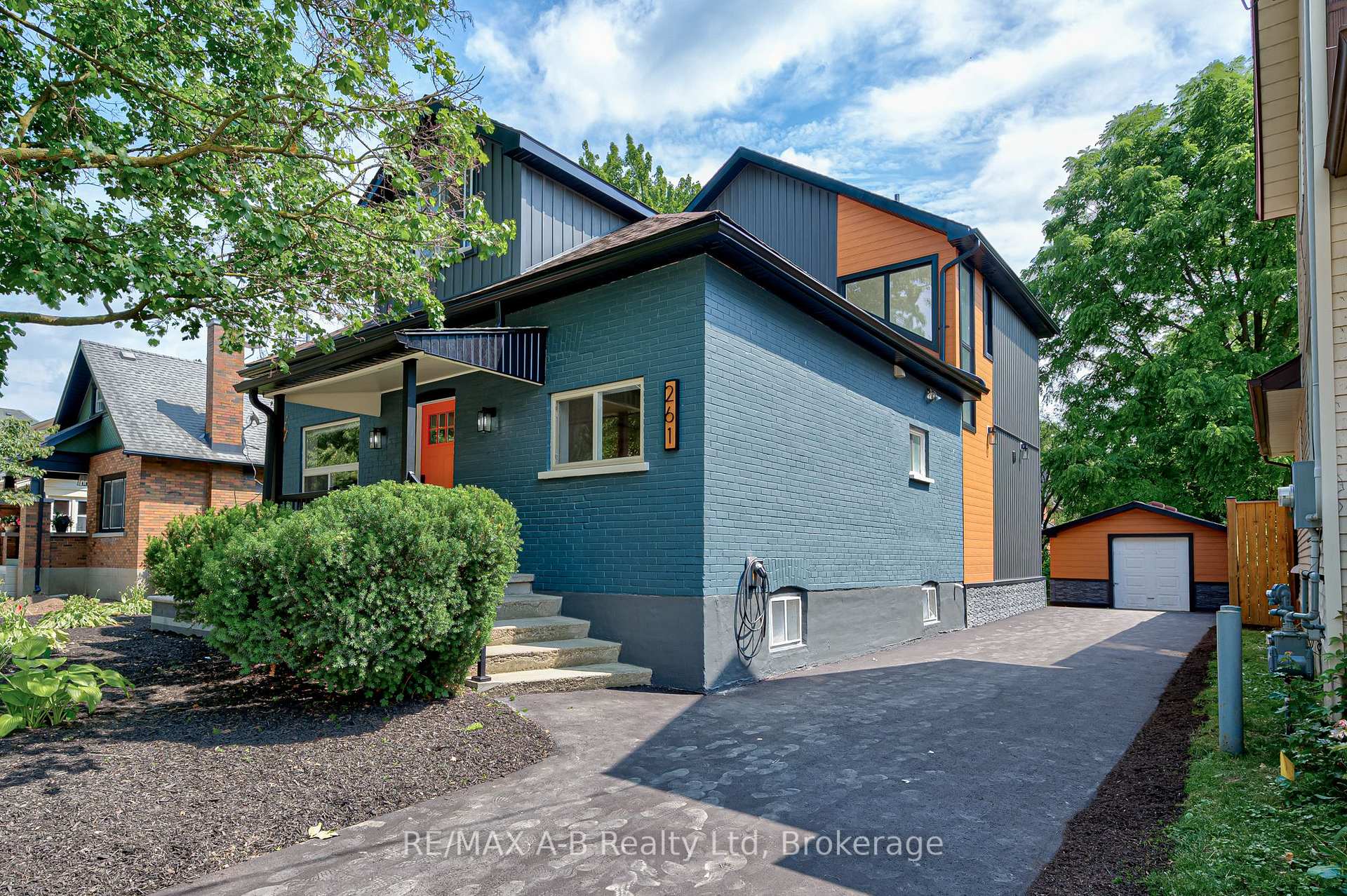 Photo 2 of 261 Albert Street, Stratford — HOMEH