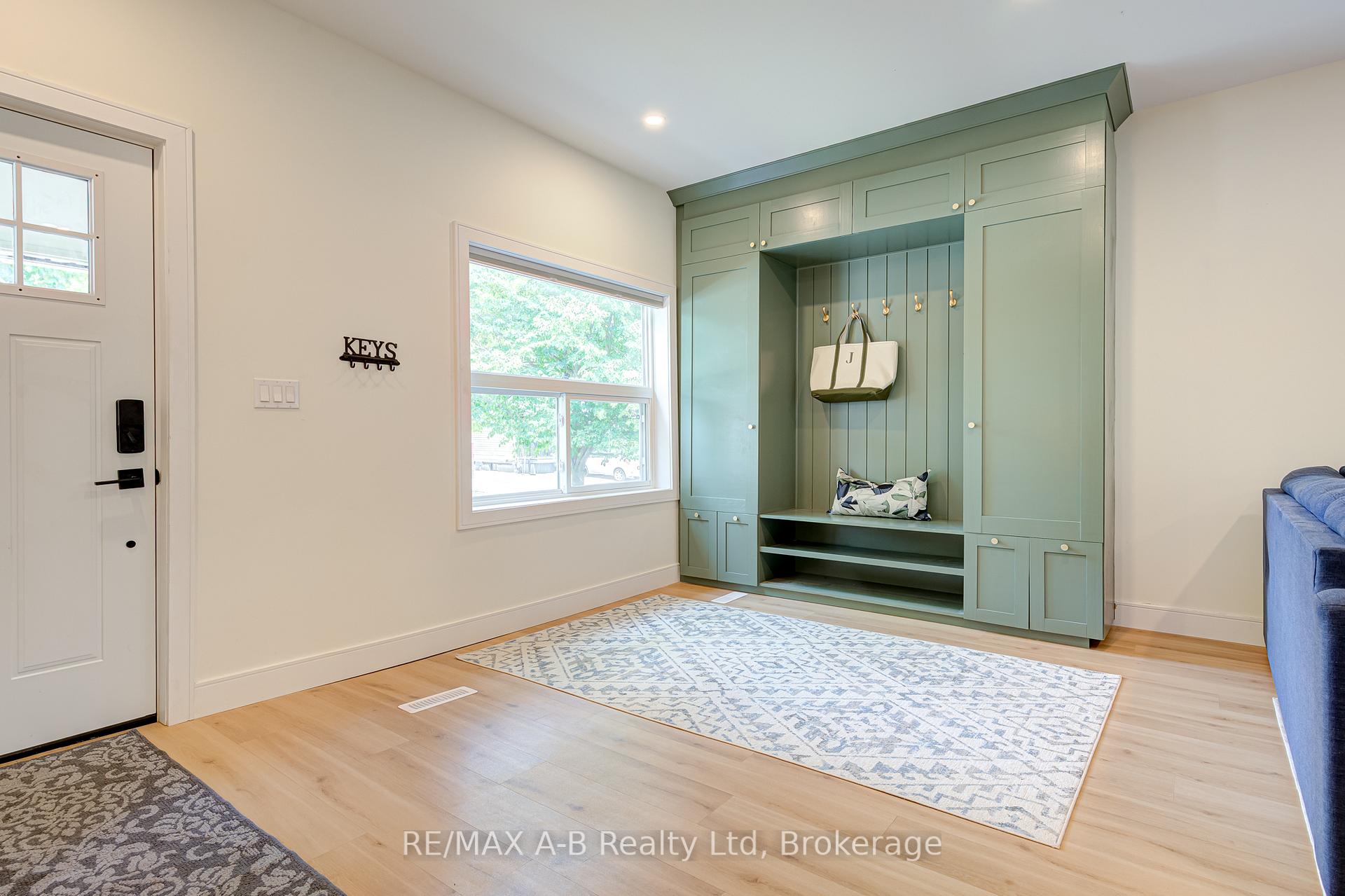 Photo 8 of 261 Albert Street, Stratford — HOMEH