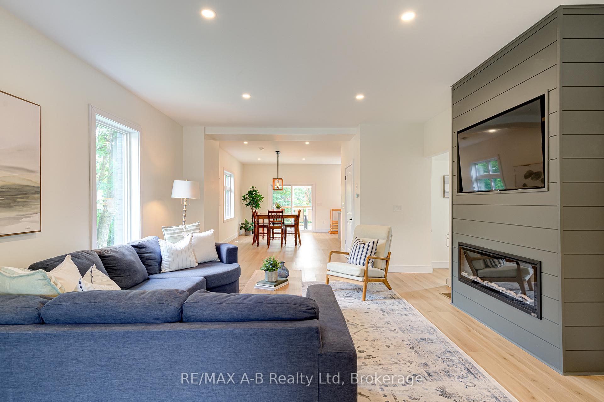 Photo 11 of 261 Albert Street, Stratford — HOMEH