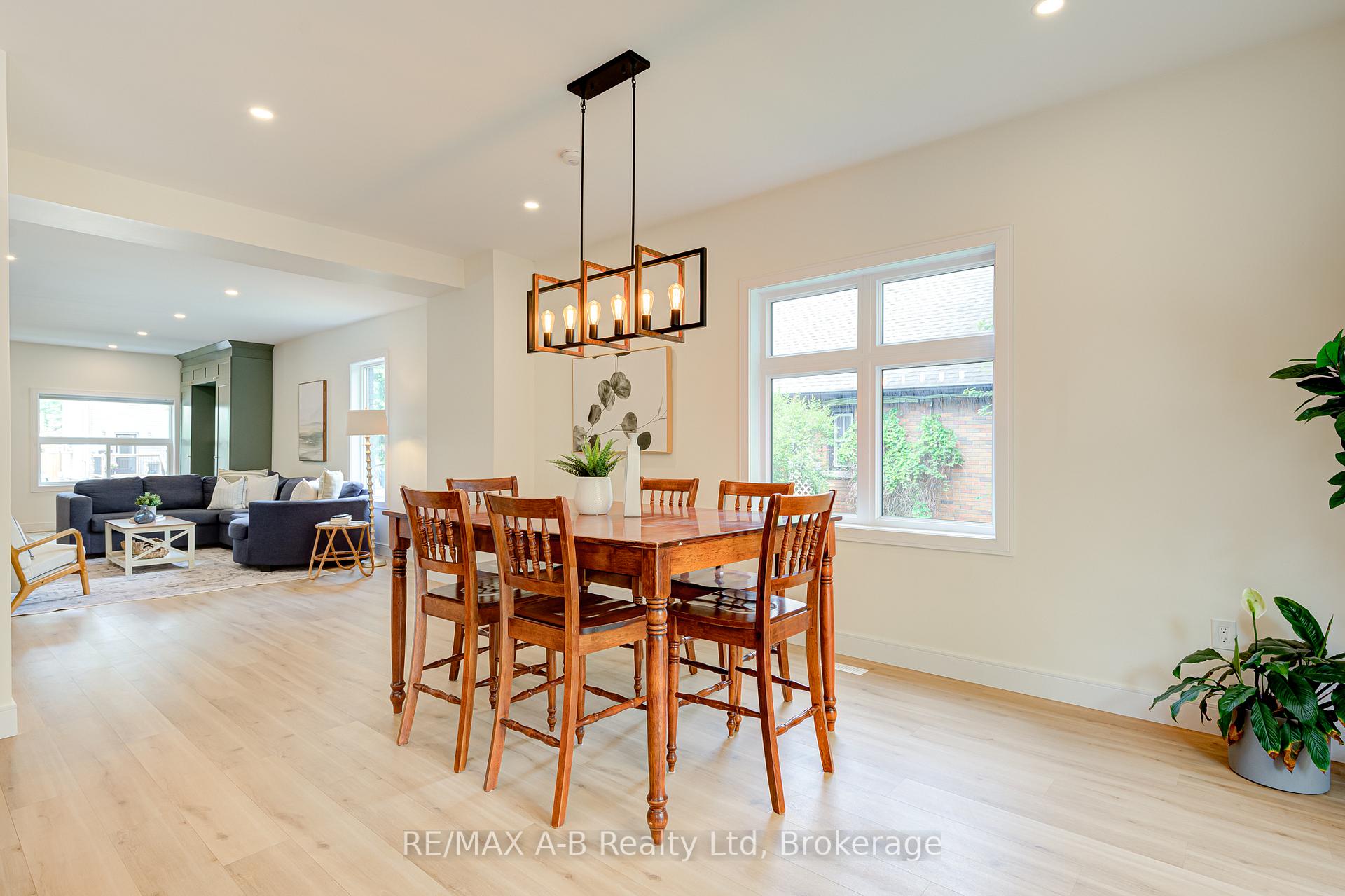 Photo 16 of 261 Albert Street, Stratford — HOMEH