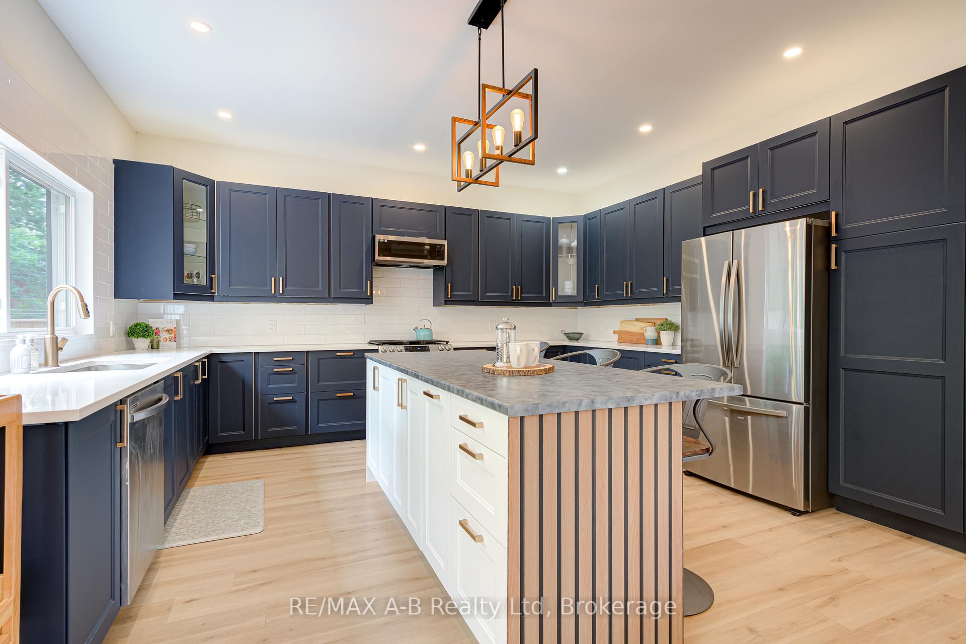 Photo 18 of 261 Albert Street, Stratford — HOMEH