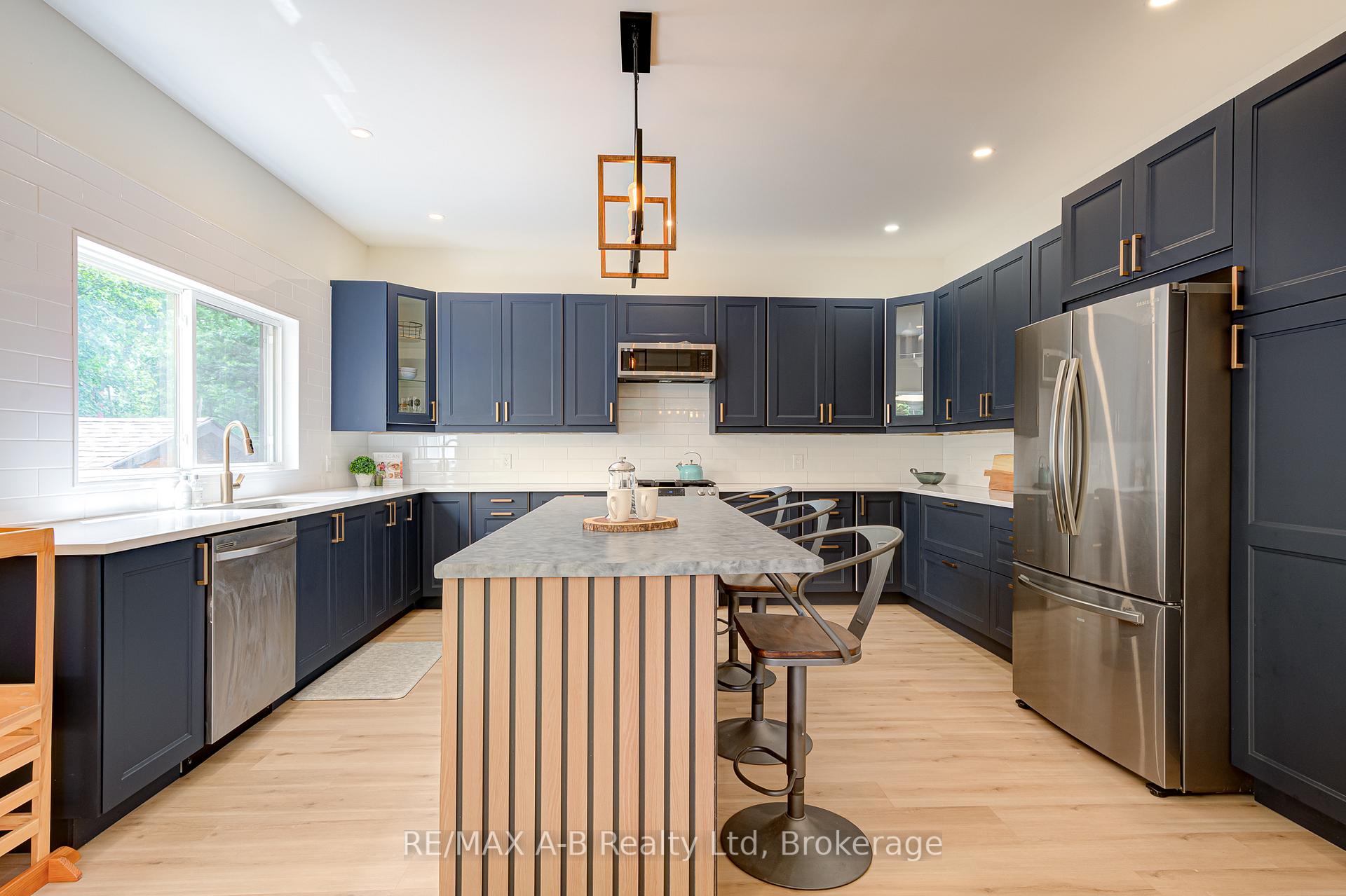 Photo 19 of 261 Albert Street, Stratford — HOMEH