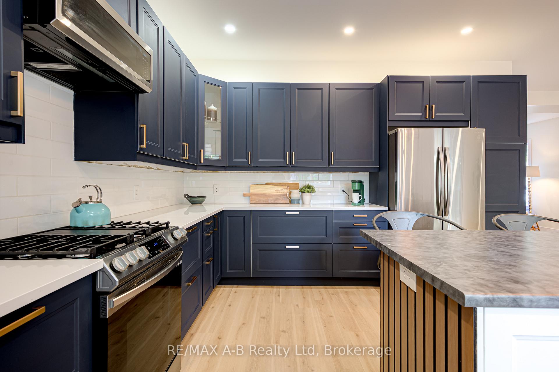 Photo 21 of 261 Albert Street, Stratford — HOMEH