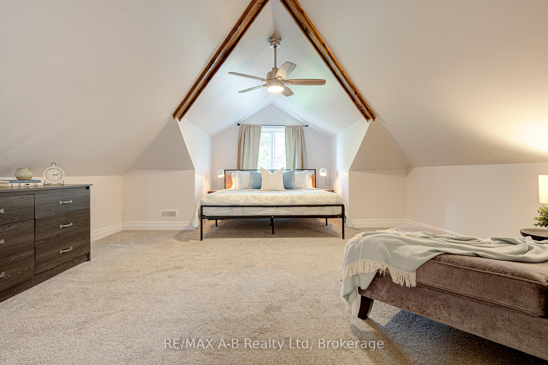 Photo 30 of 261 Albert Street, Stratford — HOMEH