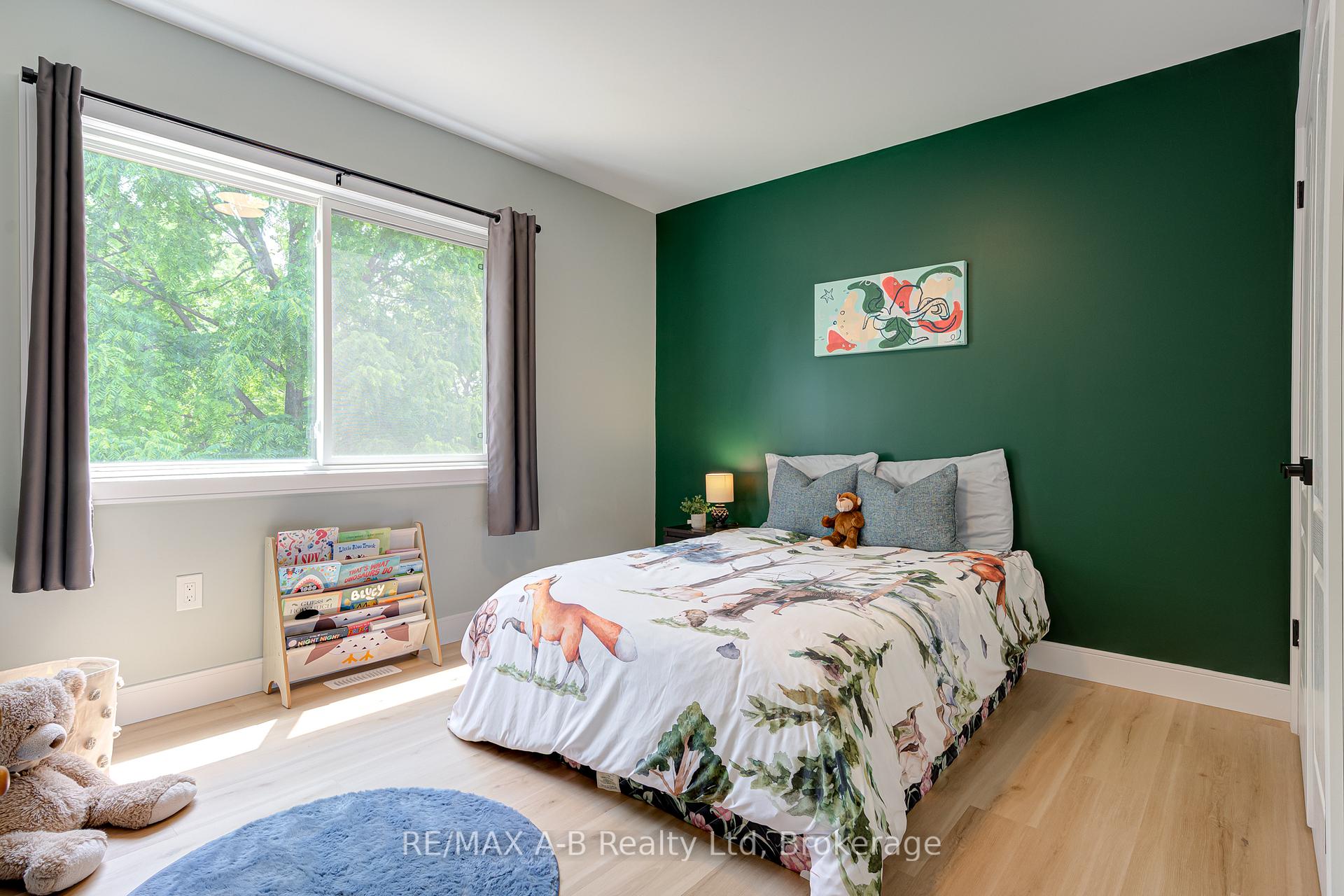 Photo 36 of 261 Albert Street, Stratford — HOMEH