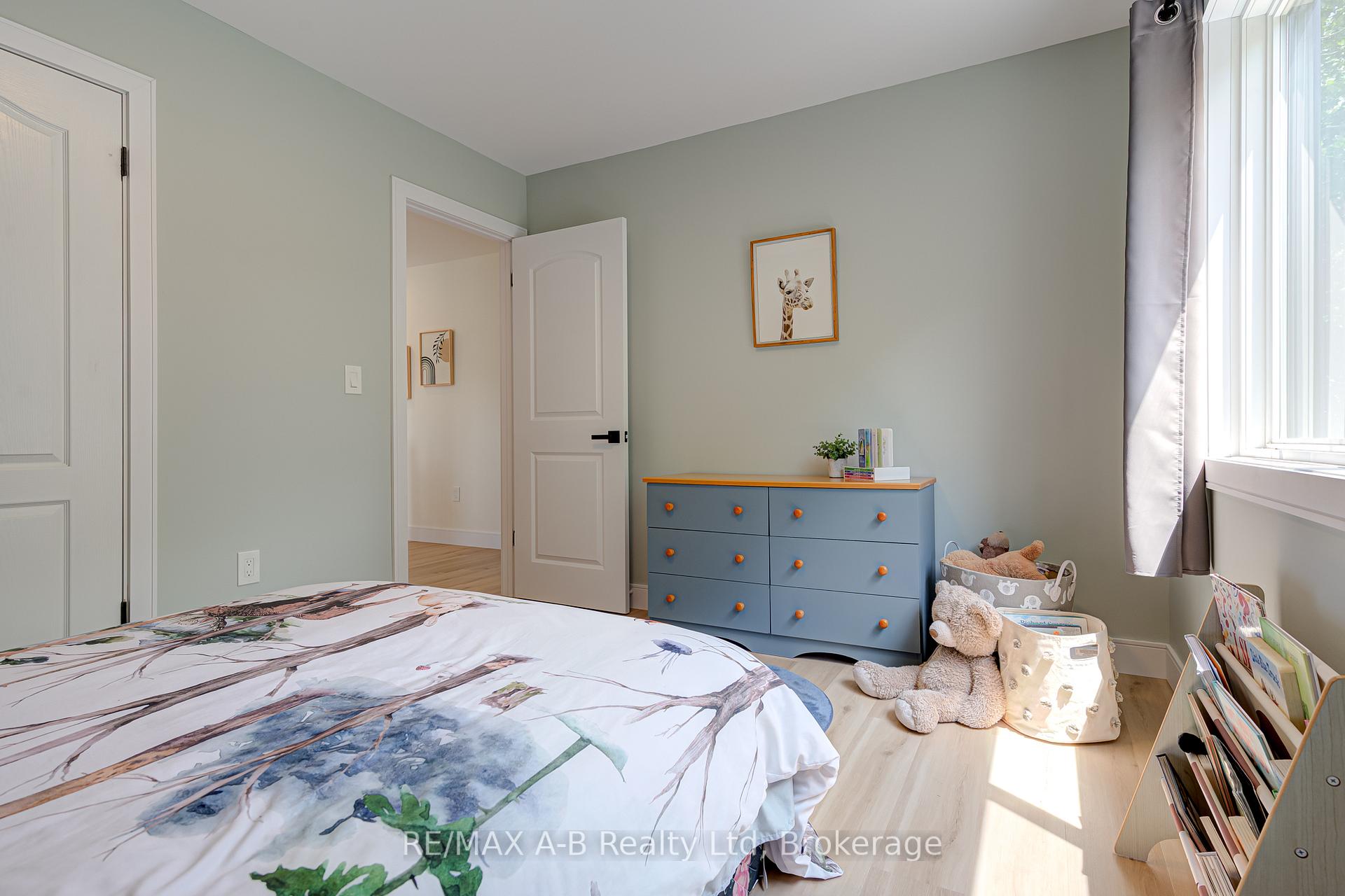 Photo 37 of 261 Albert Street, Stratford — HOMEH