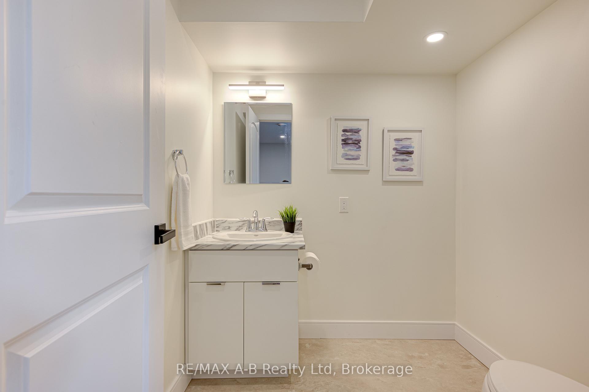 Photo 45 of 261 Albert Street, Stratford — HOMEH