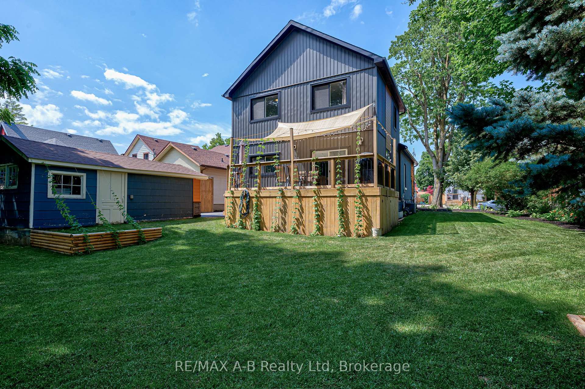 Photo 48 of 261 Albert Street, Stratford — HOMEH
