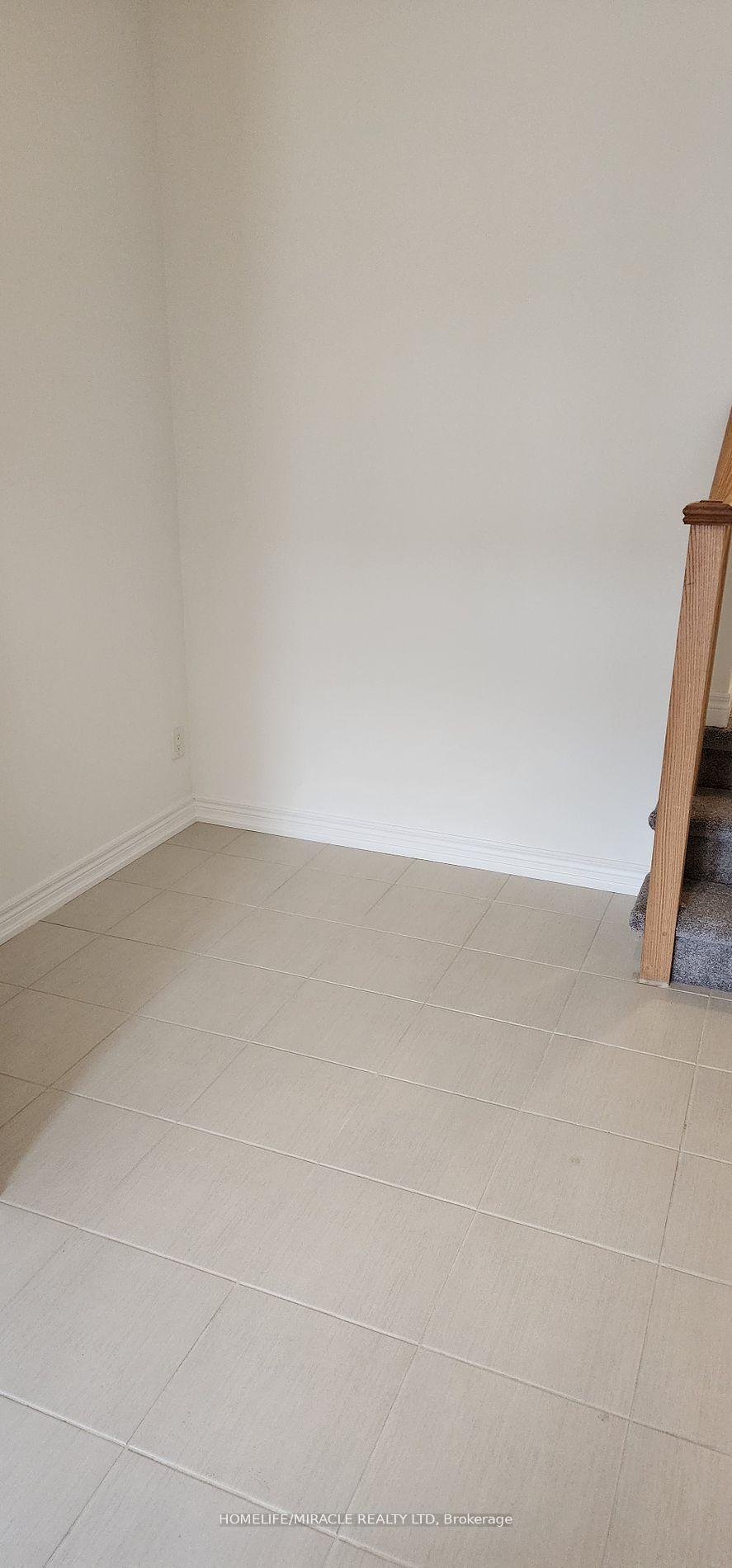 Photo 5 of 2039 Cameron Lott Crescent, Oshawa, Kedron — HOMEH