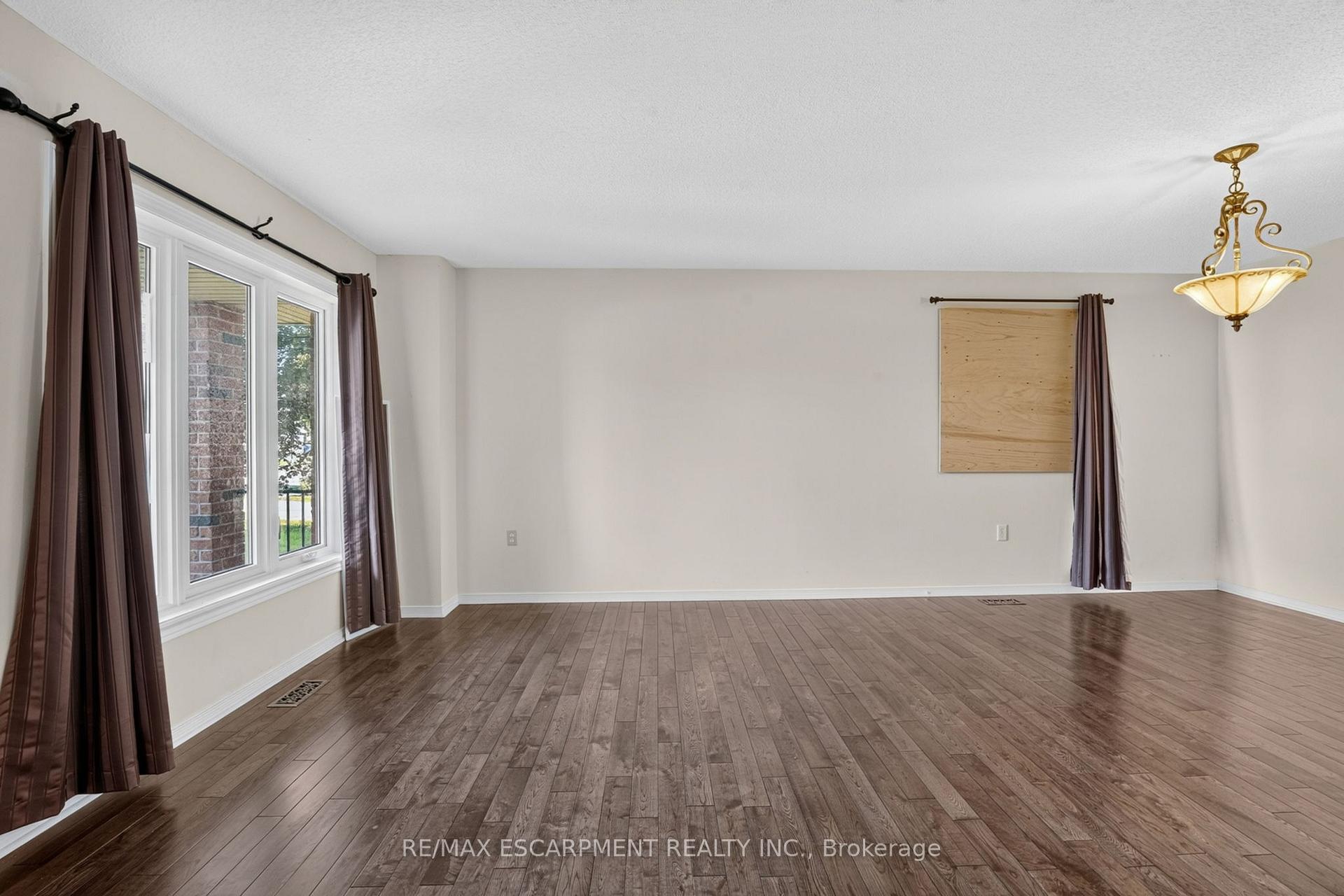 Photo 7 of 1501 Upper Sherman Avenue, Hamilton, Rushdale — HOMEH