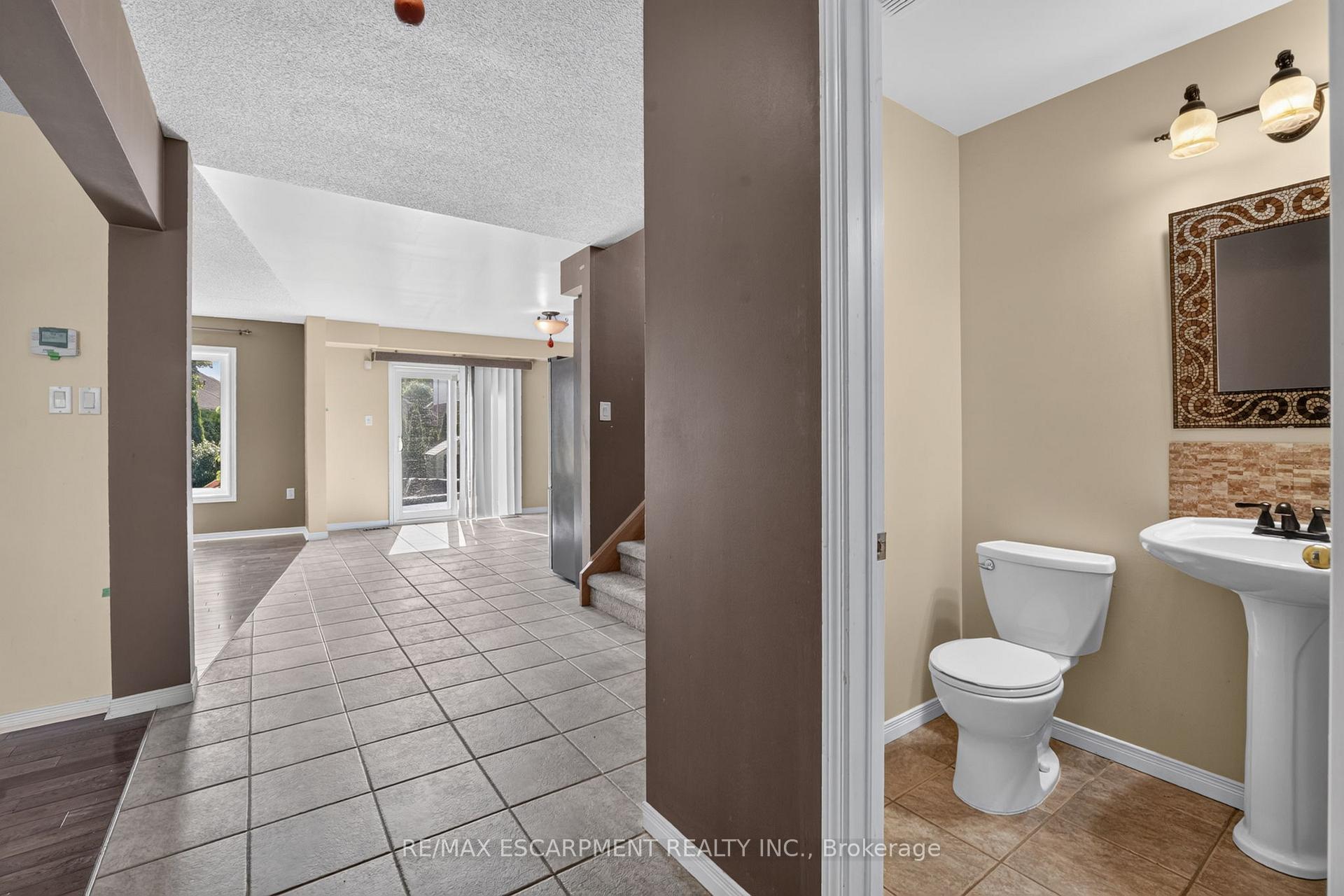 Photo 9 of 1501 Upper Sherman Avenue, Hamilton, Rushdale — HOMEH
