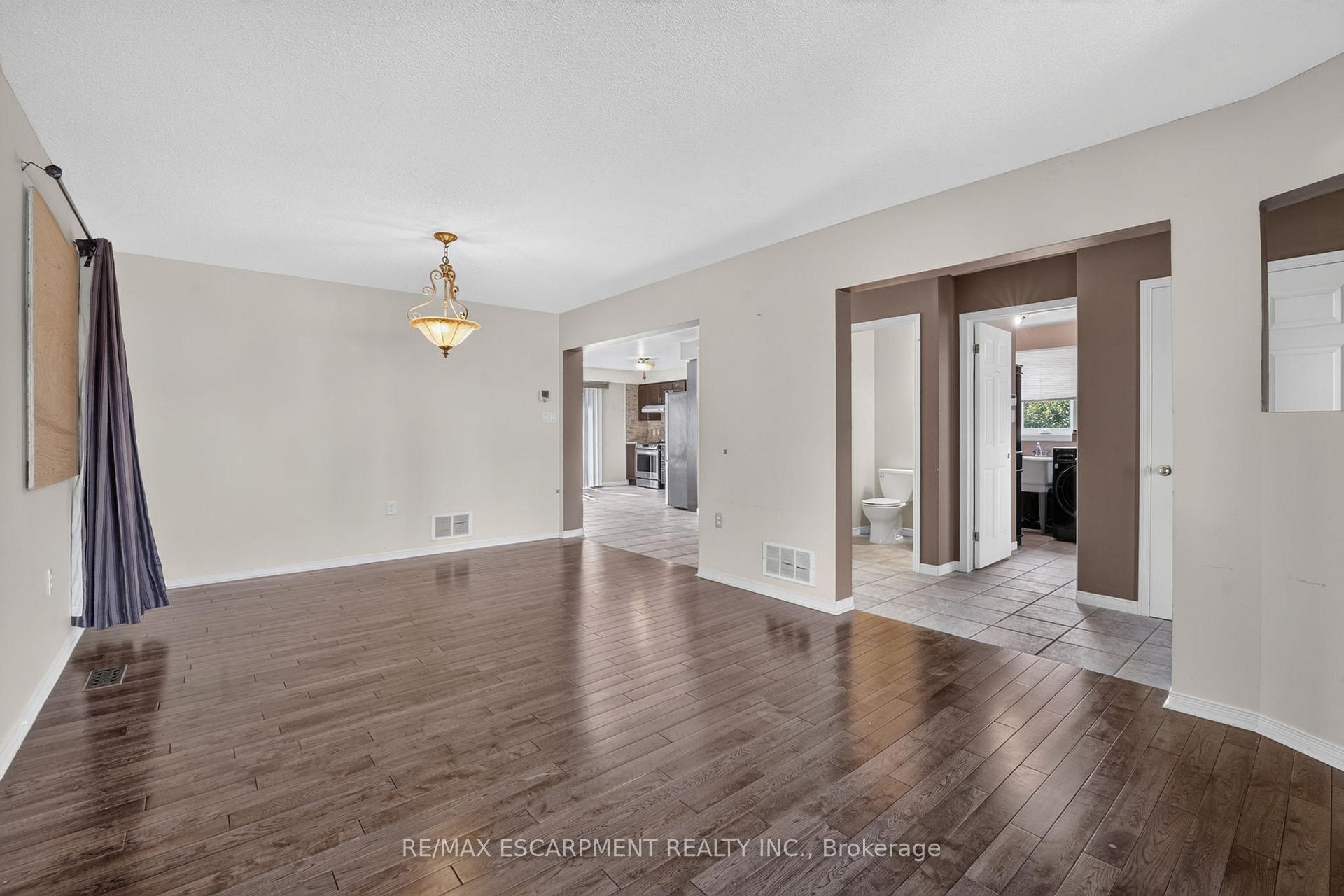 Photo 11 of 1501 Upper Sherman Avenue, Hamilton, Rushdale — HOMEH