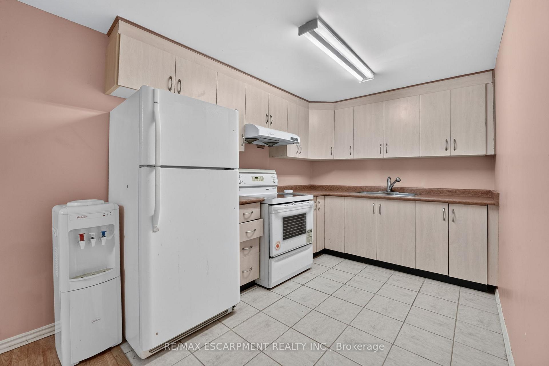 Photo 32 of 1501 Upper Sherman Avenue, Hamilton, Rushdale — HOMEH
