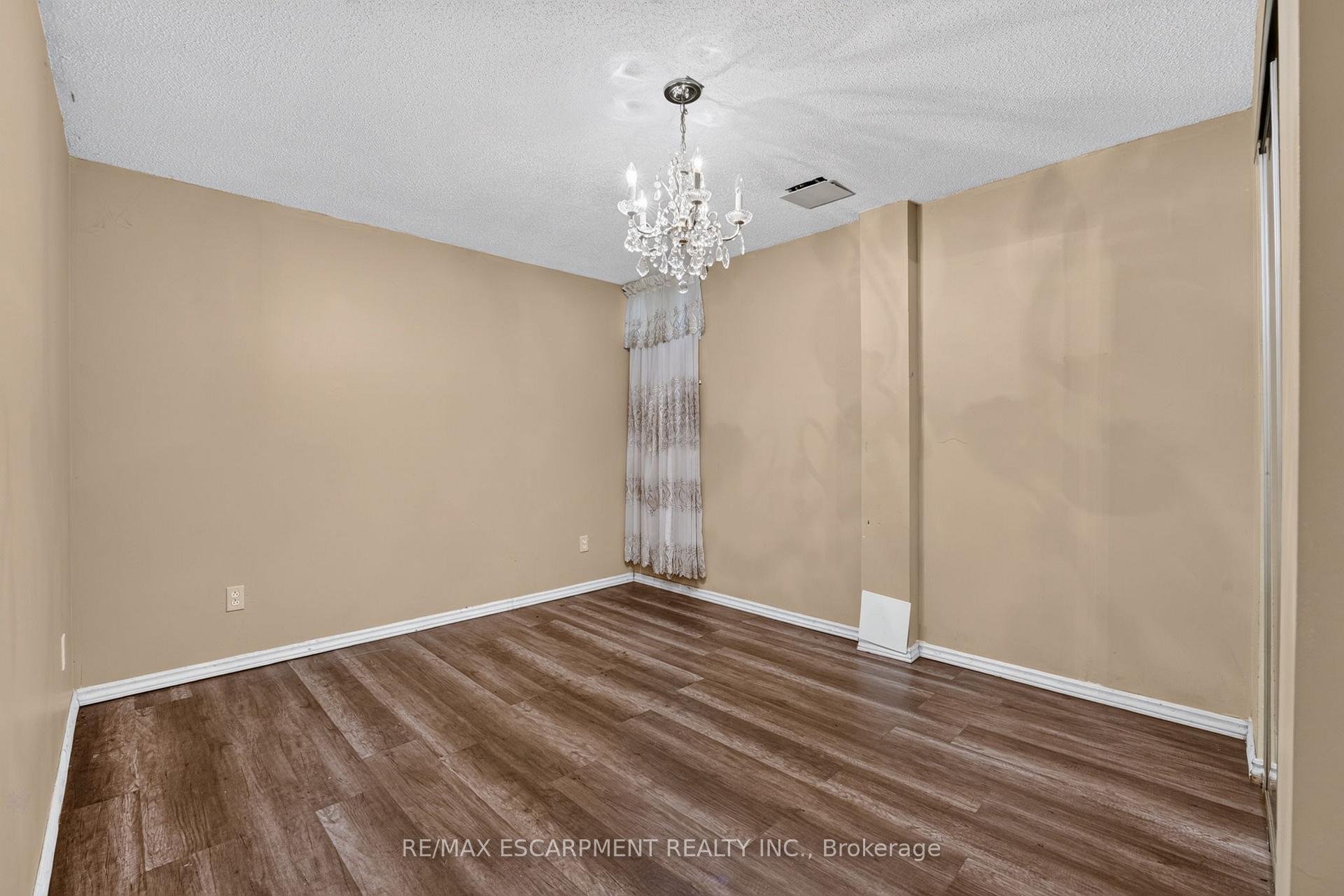 Photo 34 of 1501 Upper Sherman Avenue, Hamilton, Rushdale — HOMEH