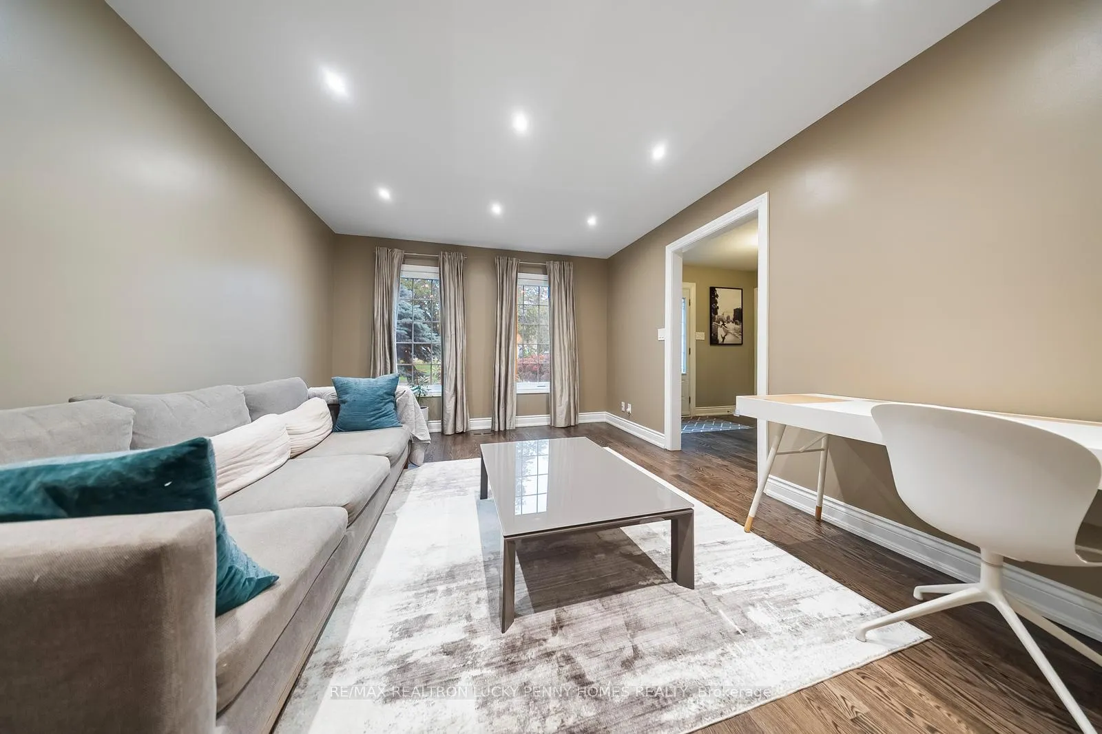 Photo 4 of 57 Longwater Chase, Markham, Unionville — HOMEH