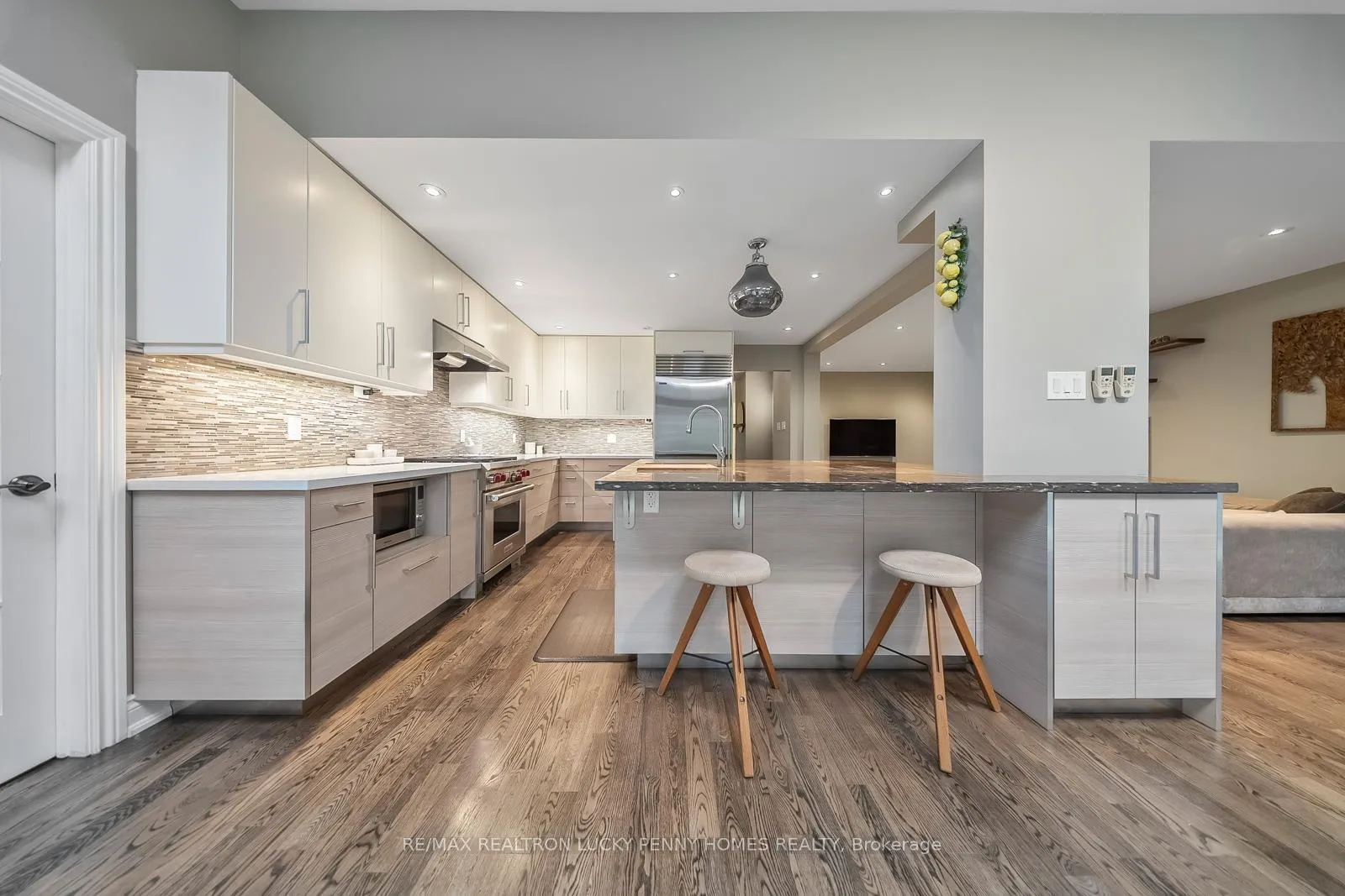 Photo 9 of 57 Longwater Chase, Markham, Unionville — HOMEH