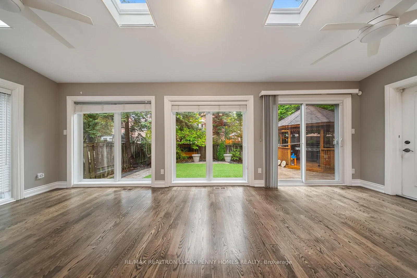 Photo 14 of 57 Longwater Chase, Markham, Unionville — HOMEH