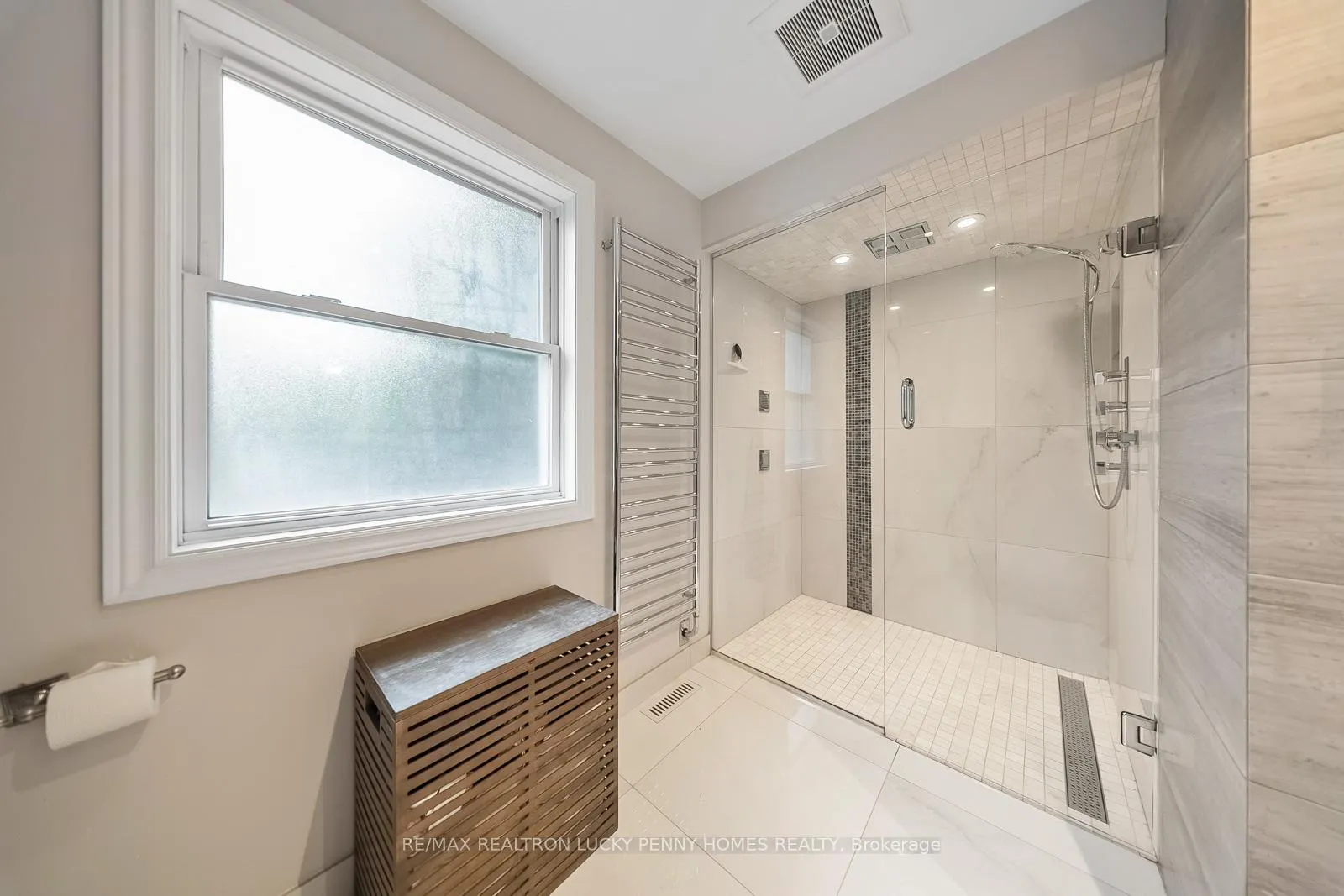 Photo 21 of 57 Longwater Chase, Markham, Unionville — HOMEH