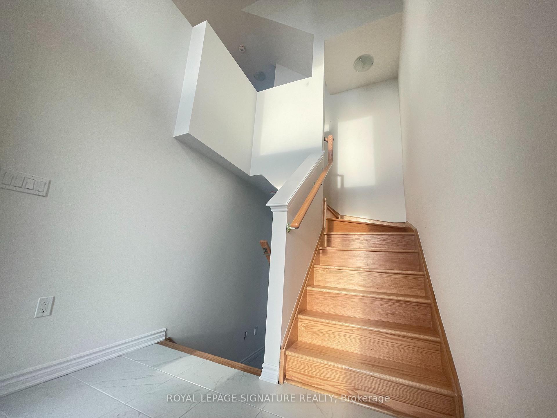 Photo 2 of 134 Wascana Road, Vaughan, Kleinburg — HOMEH