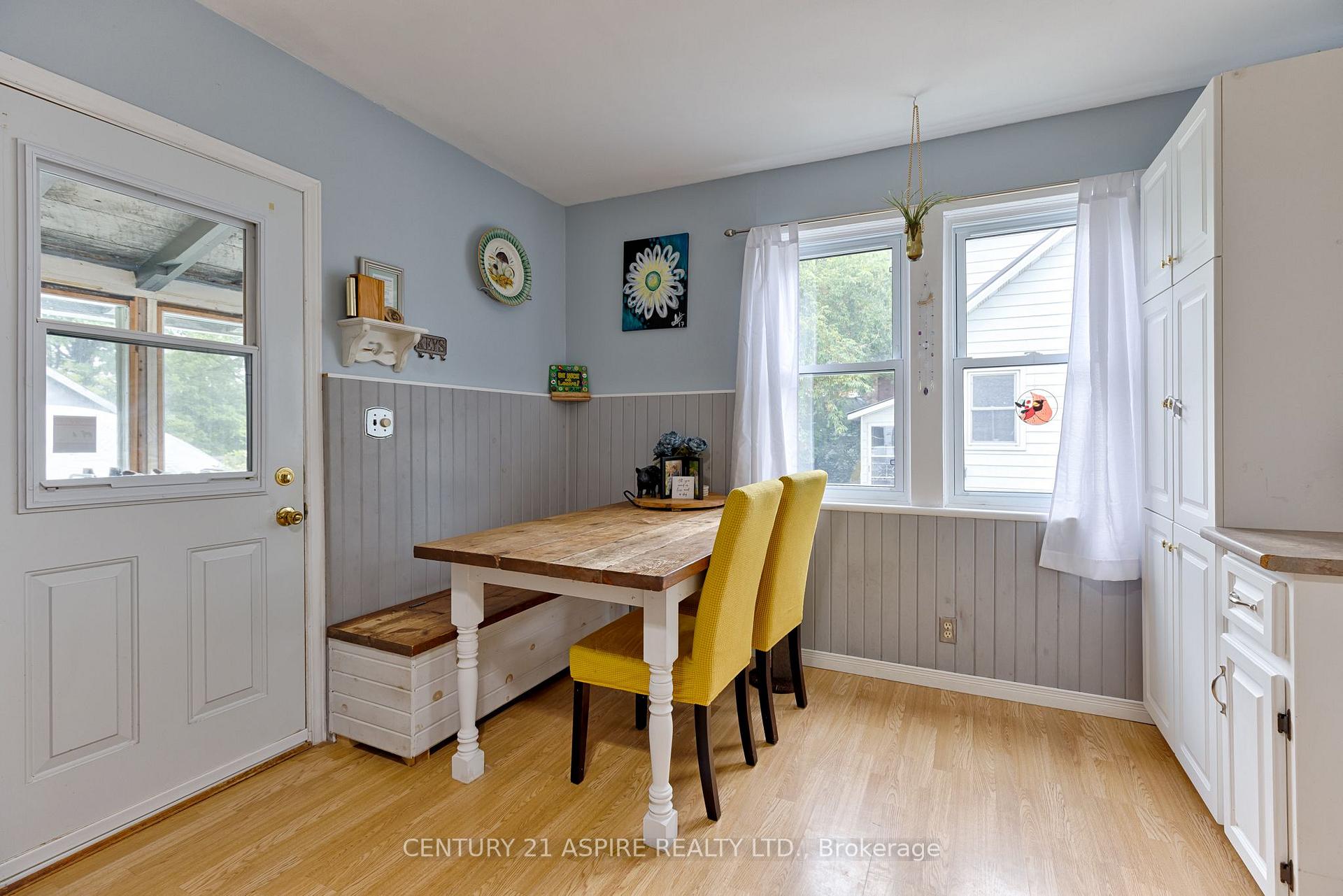 Photo 5 of 648 Moffat Street, Pembroke, Pembroke — HOMEH