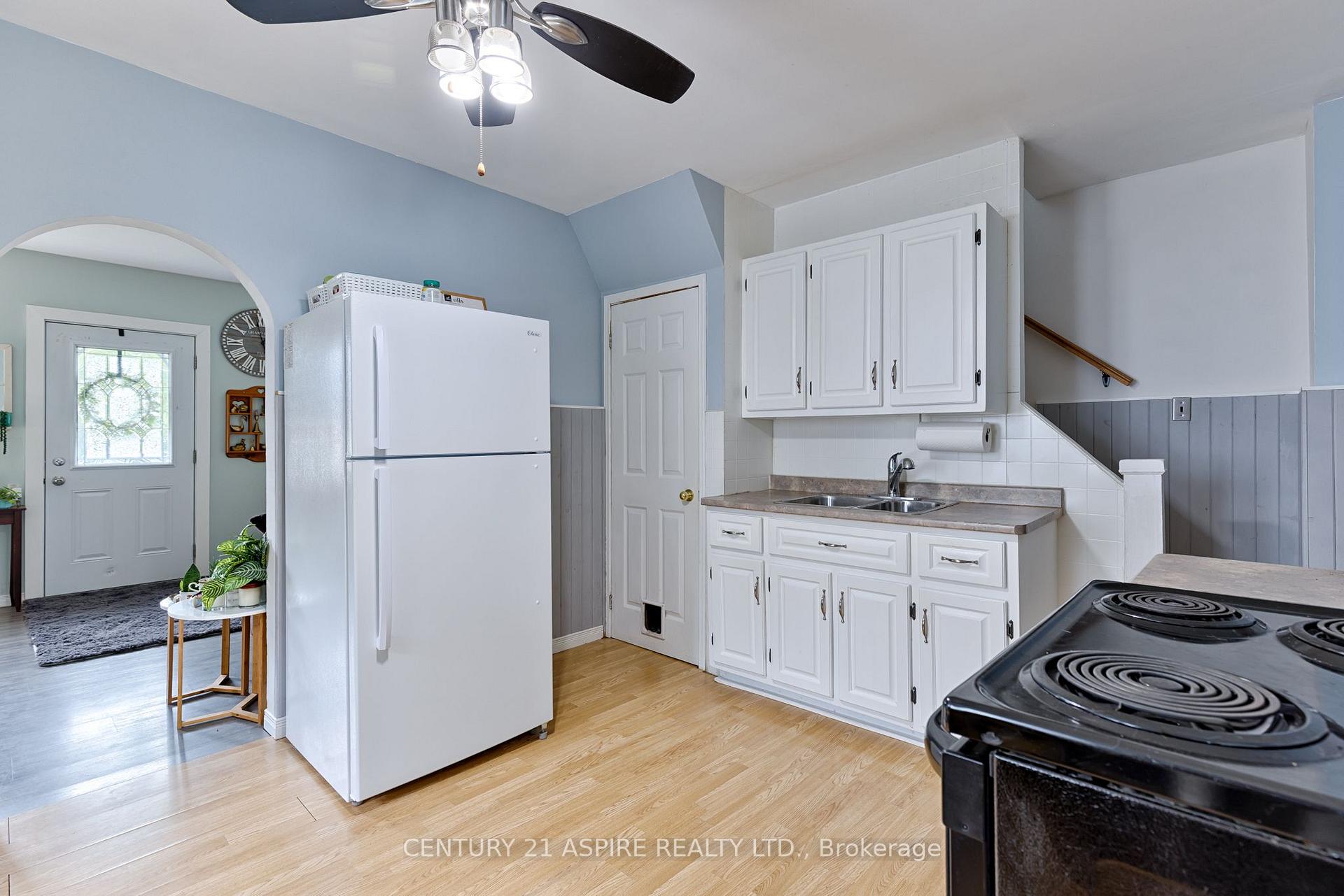 Photo 7 of 648 Moffat Street, Pembroke, Pembroke — HOMEH