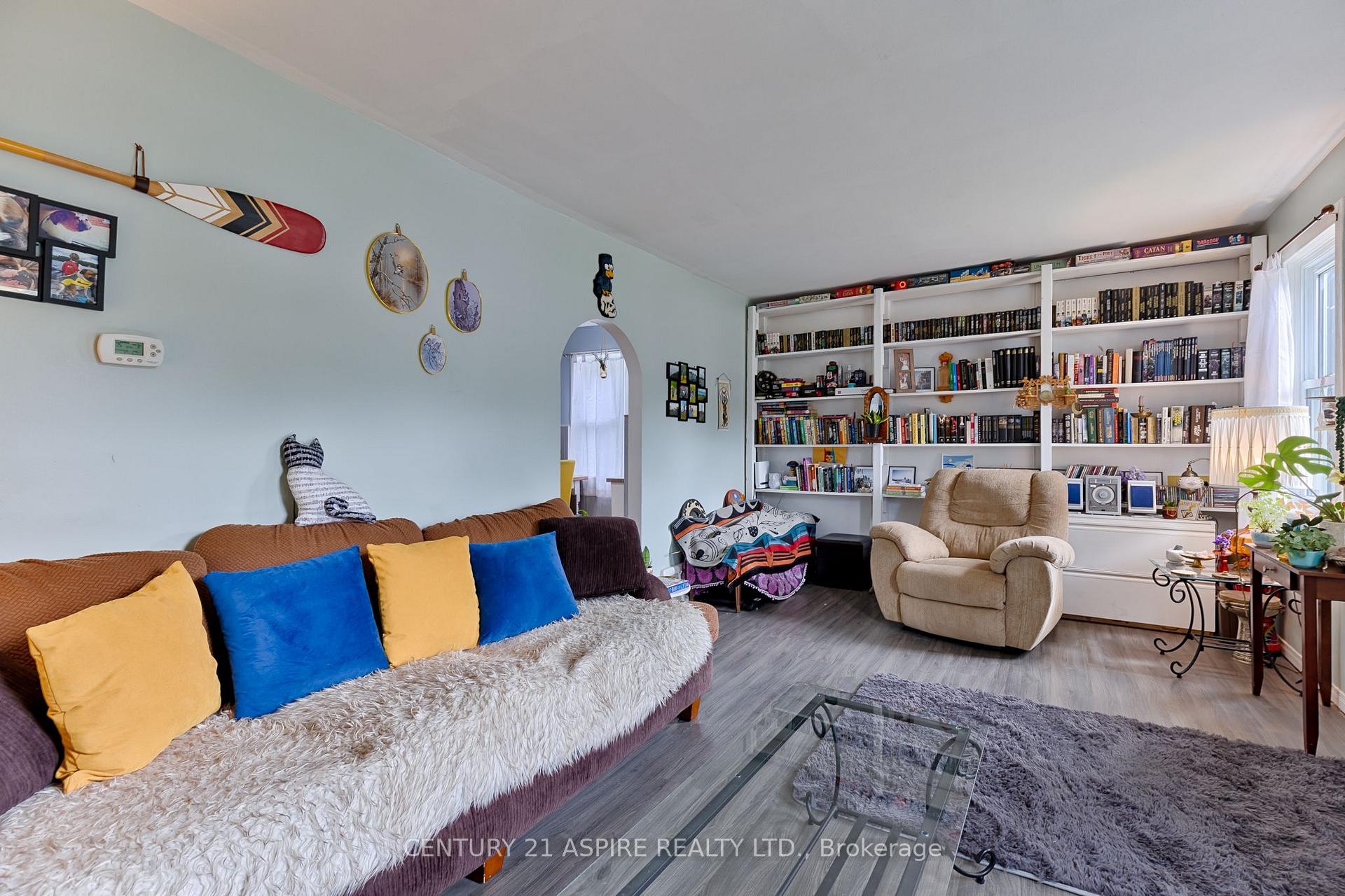 Photo 10 of 648 Moffat Street, Pembroke, Pembroke — HOMEH