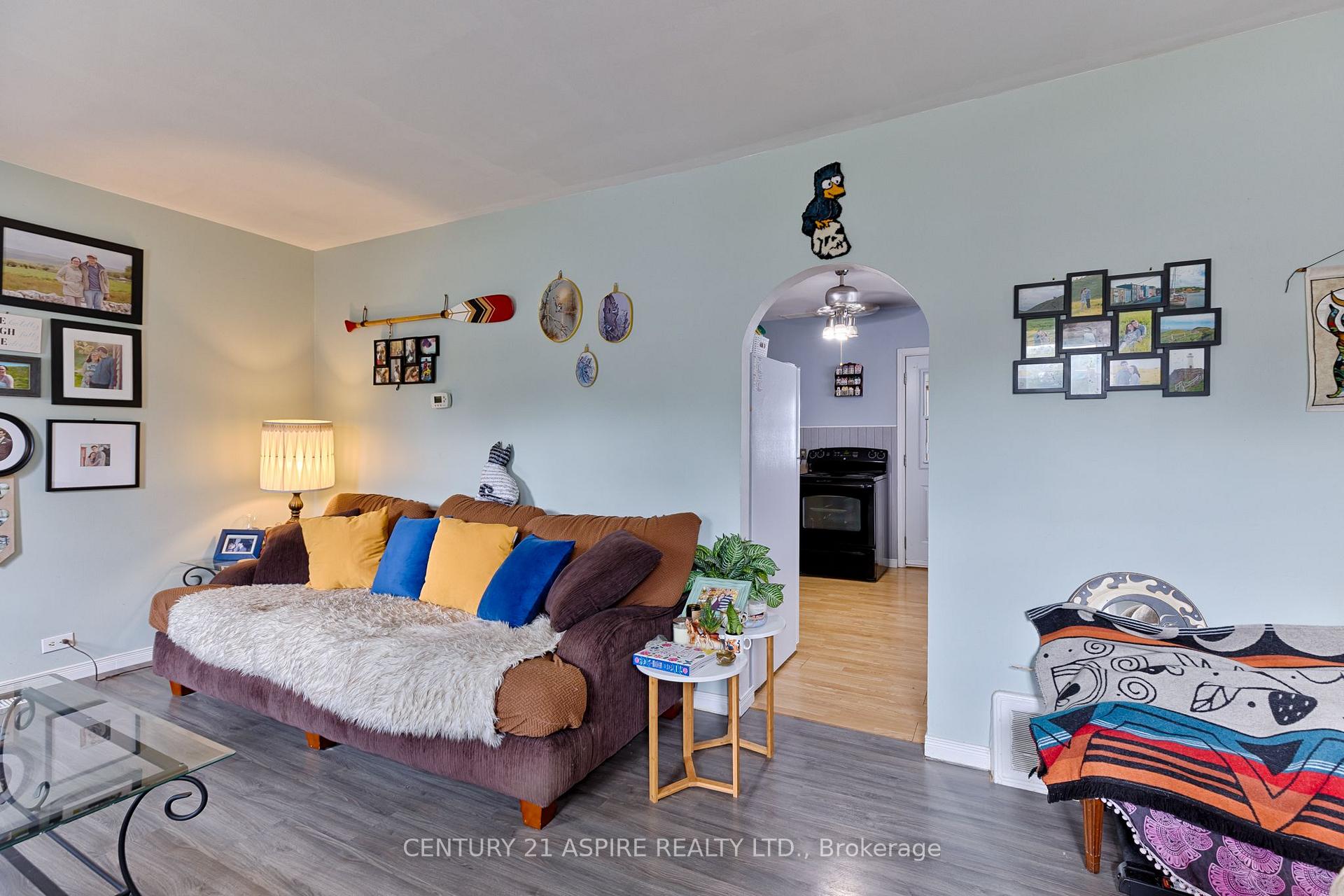 Photo 11 of 648 Moffat Street, Pembroke, Pembroke — HOMEH