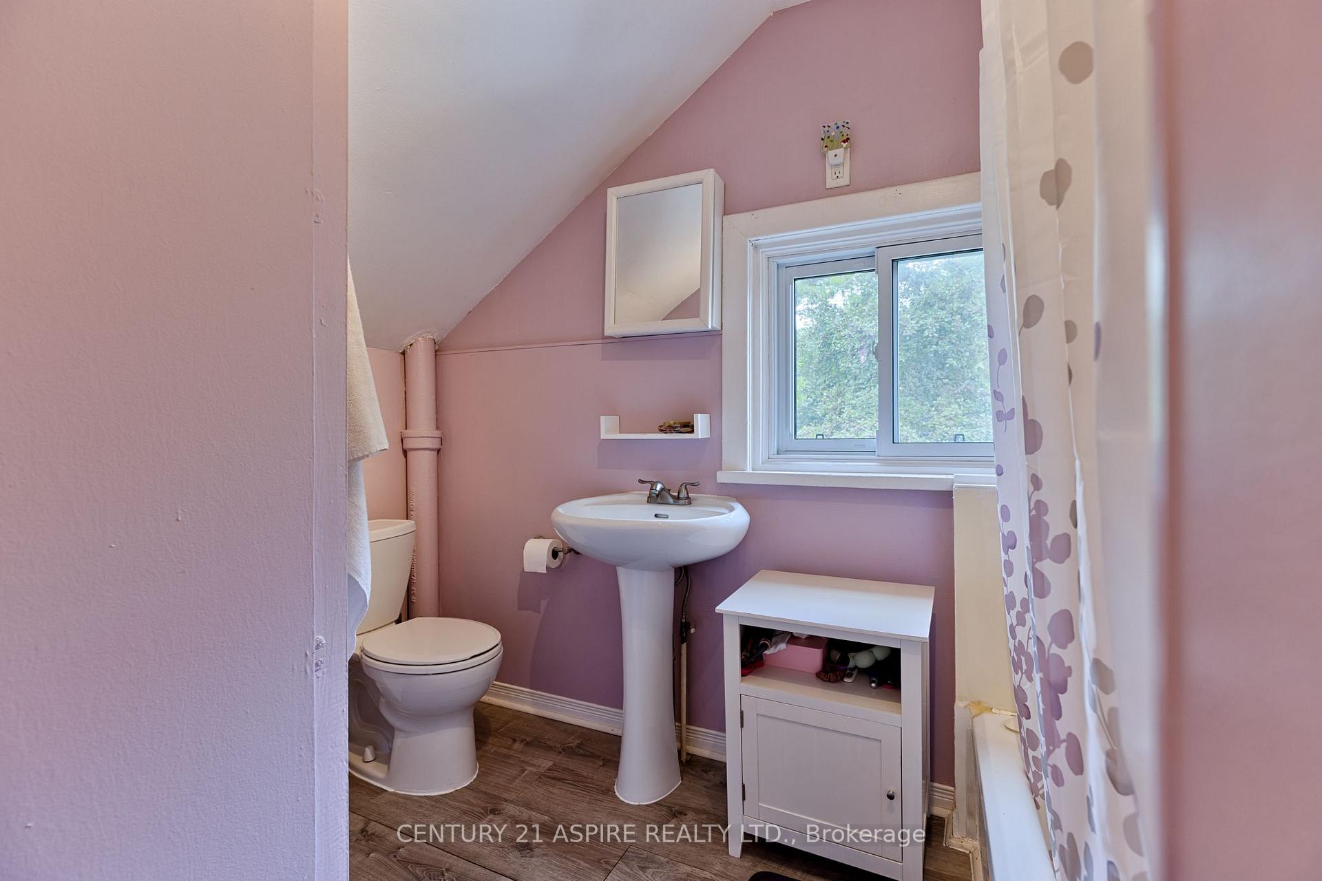 Photo 18 of 648 Moffat Street, Pembroke, Pembroke — HOMEH