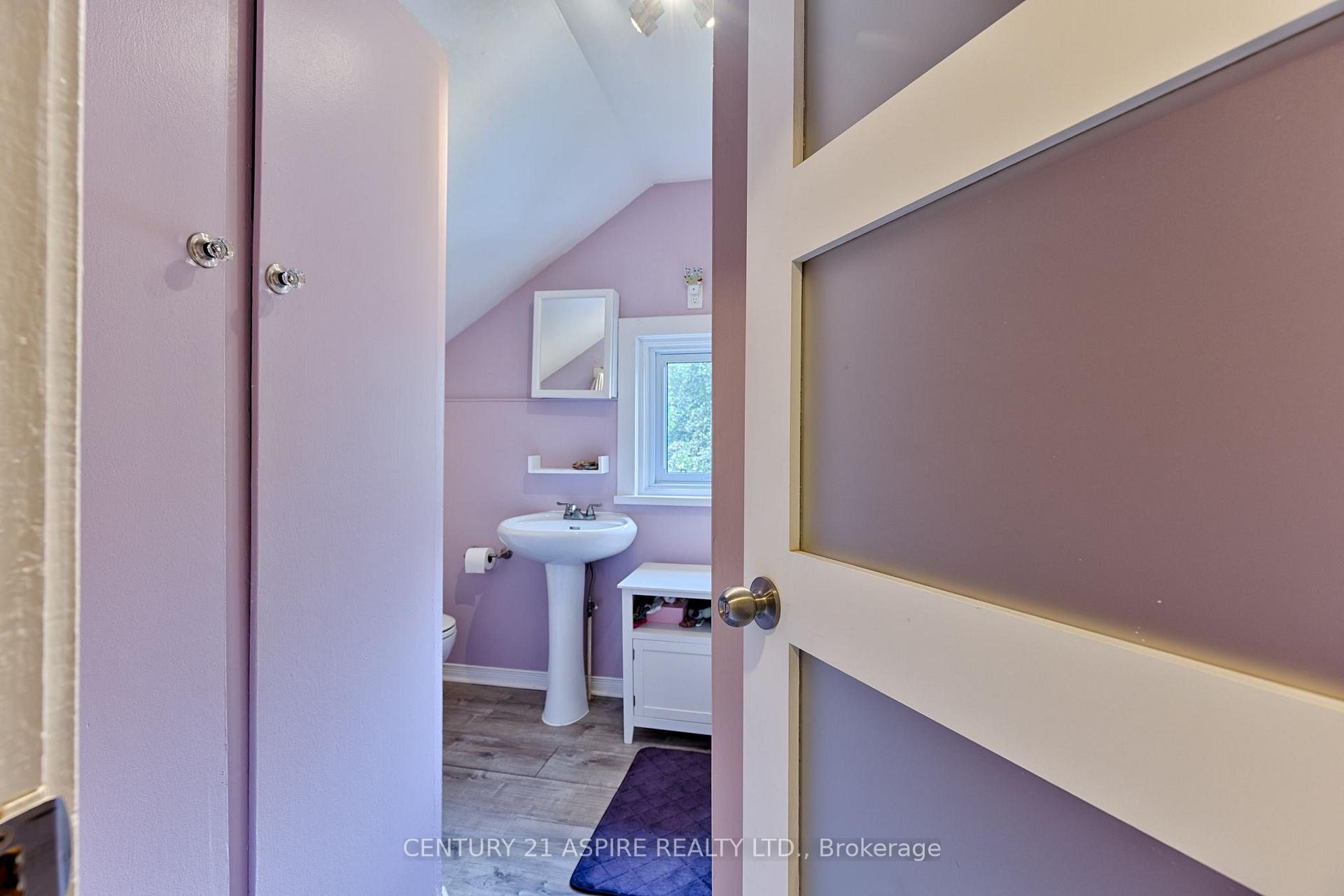 Photo 19 of 648 Moffat Street, Pembroke, Pembroke — HOMEH