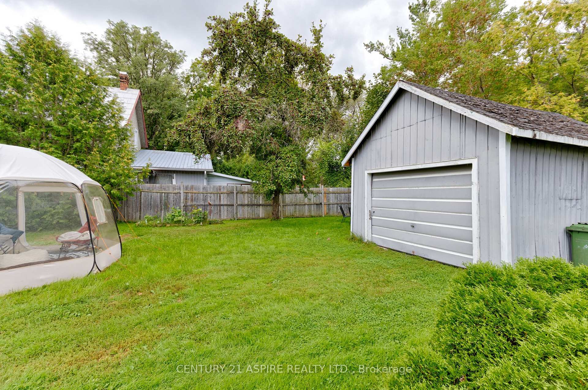 Photo 21 of 648 Moffat Street, Pembroke, Pembroke — HOMEH