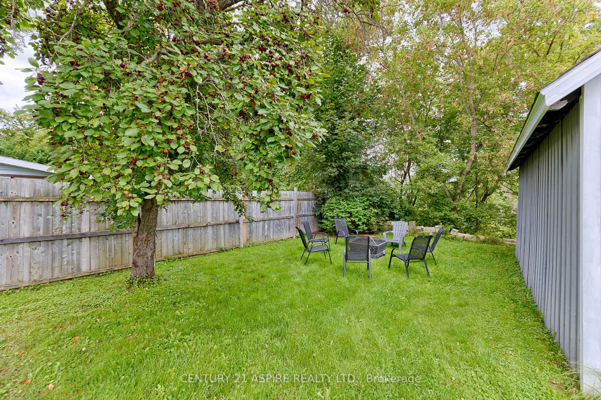 Photo 22 of 648 Moffat Street, Pembroke, Pembroke — HOMEH