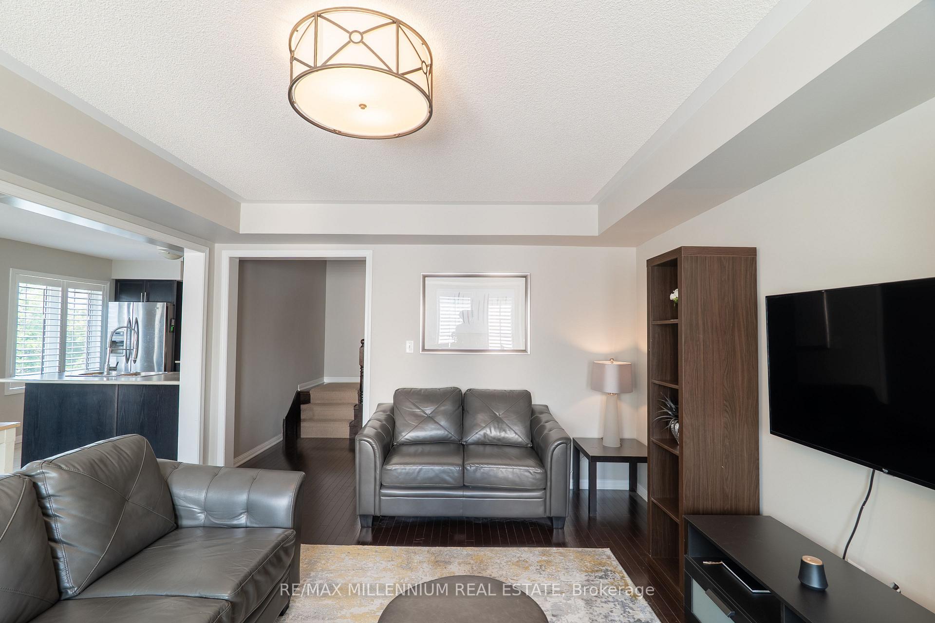 Photo 5 of Unit 17, 2614 Dashwood Drive, Oakville, West Oak Trails — HOMEH