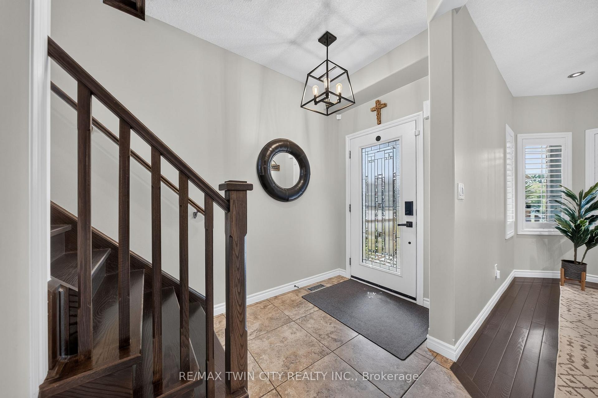 Photo 8 of 101 Fitzgerald Drive, Cambridge, Little's Corners — HOMEH