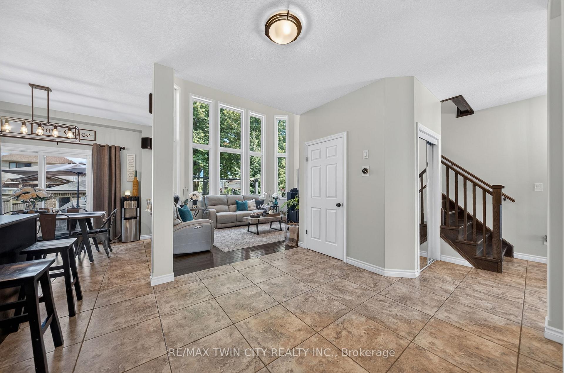 Photo 13 of 101 Fitzgerald Drive, Cambridge, Little's Corners — HOMEH