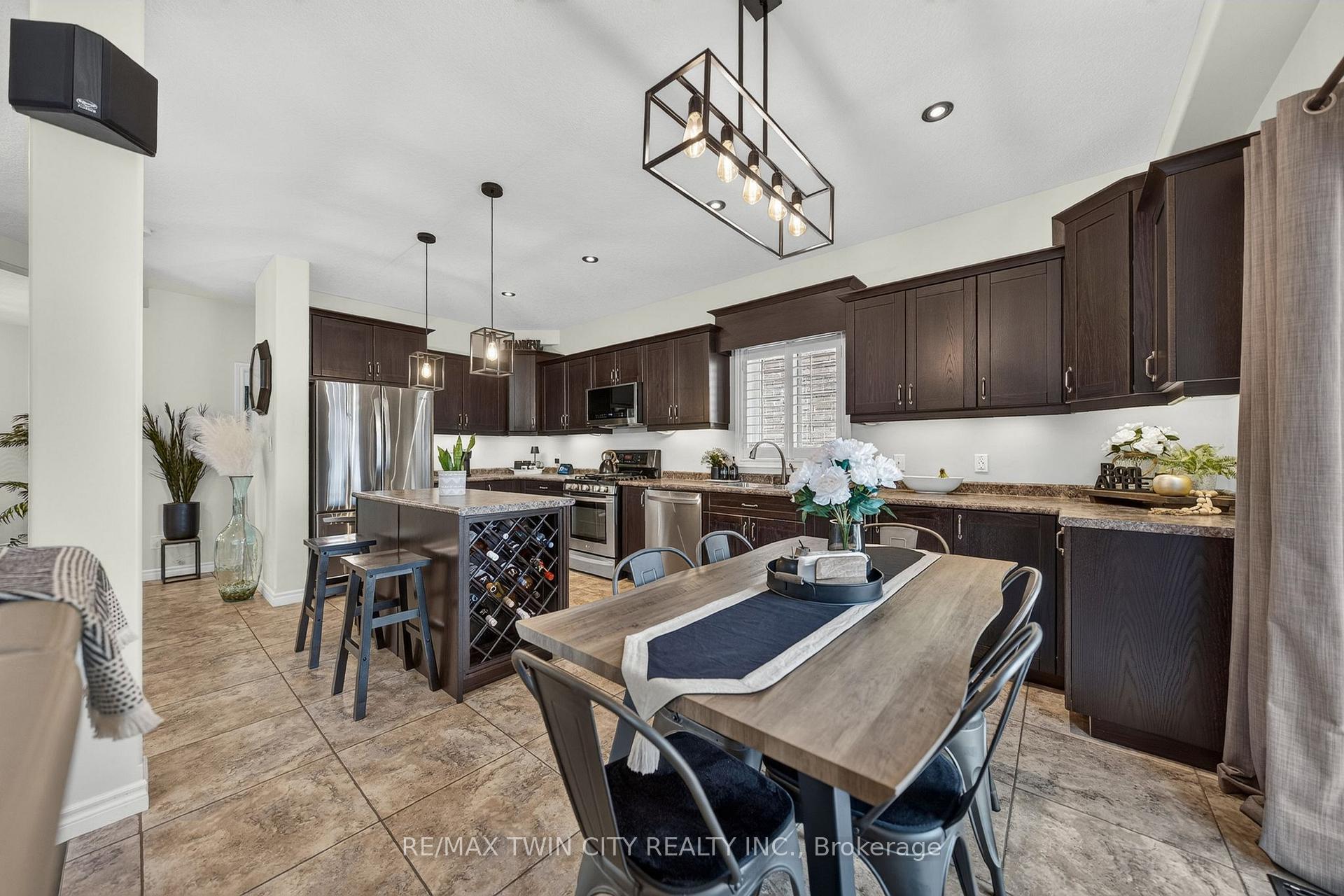 Photo 19 of 101 Fitzgerald Drive, Cambridge, Little's Corners — HOMEH