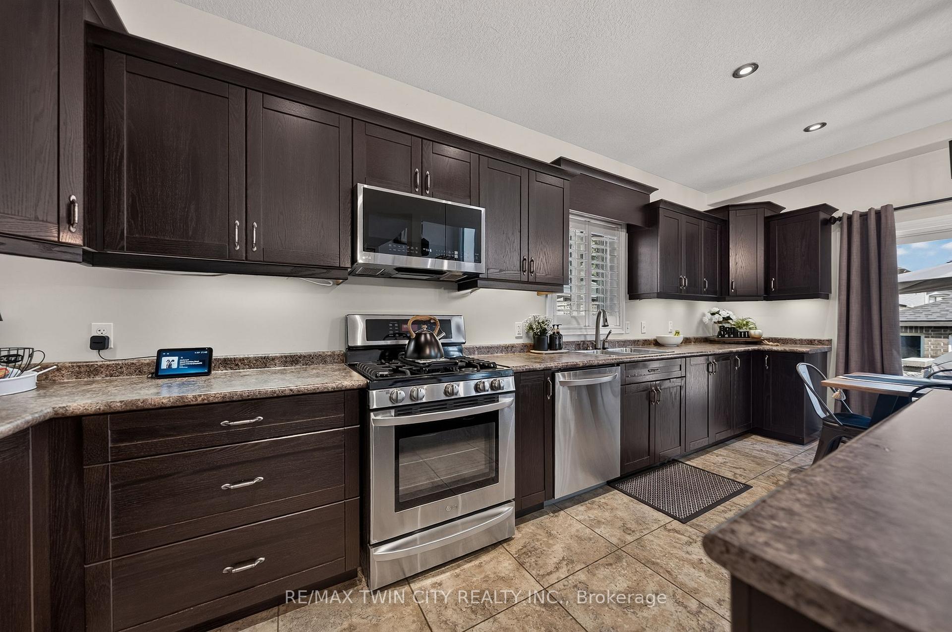 Photo 20 of 101 Fitzgerald Drive, Cambridge, Little's Corners — HOMEH
