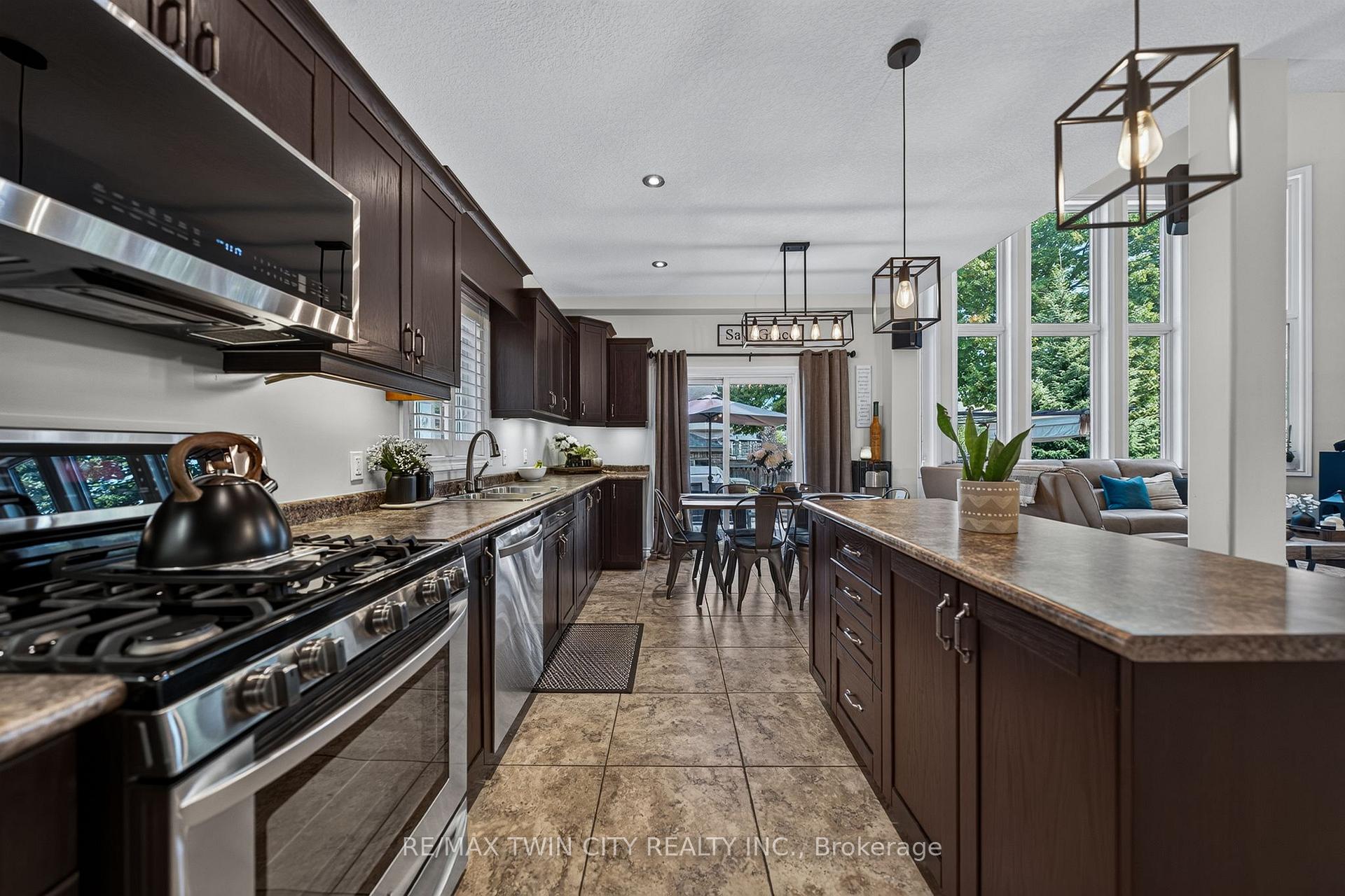Photo 21 of 101 Fitzgerald Drive, Cambridge, Little's Corners — HOMEH