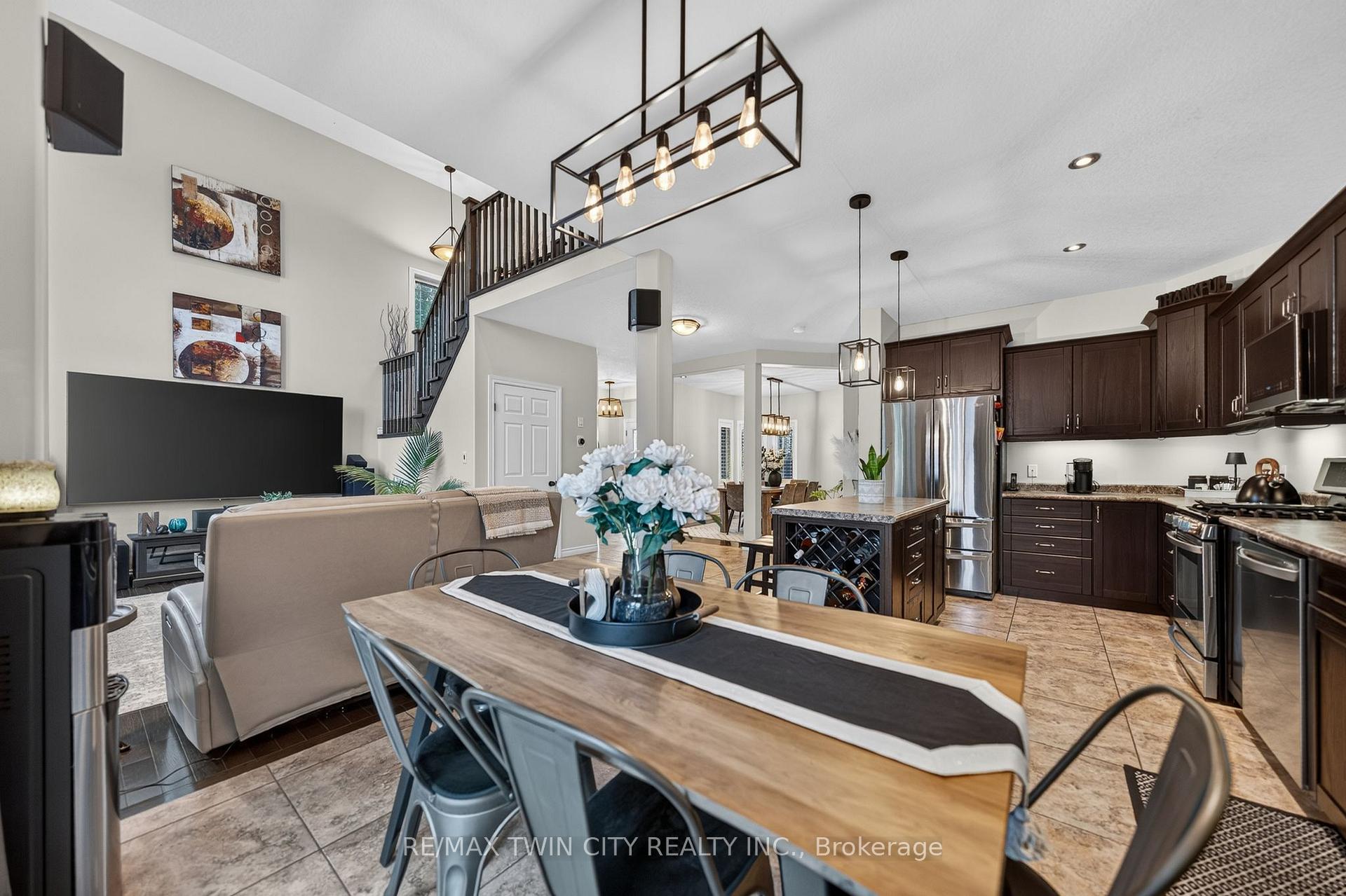 Photo 23 of 101 Fitzgerald Drive, Cambridge, Little's Corners — HOMEH