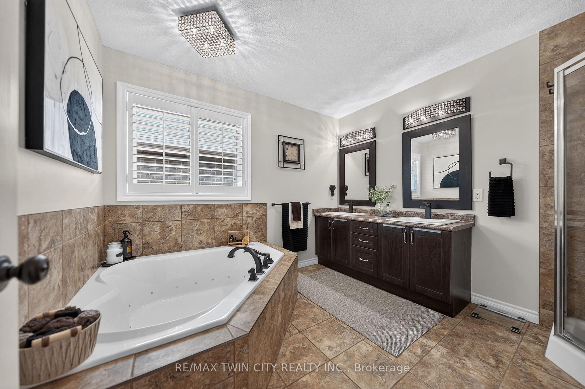 Photo 30 of 101 Fitzgerald Drive, Cambridge, Little's Corners — HOMEH