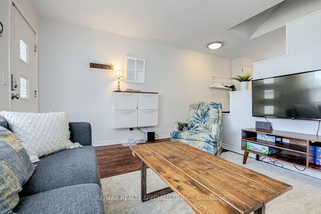 Photo 4 of 53 Harold Street, Etobicoke, Mimico — HOMEH