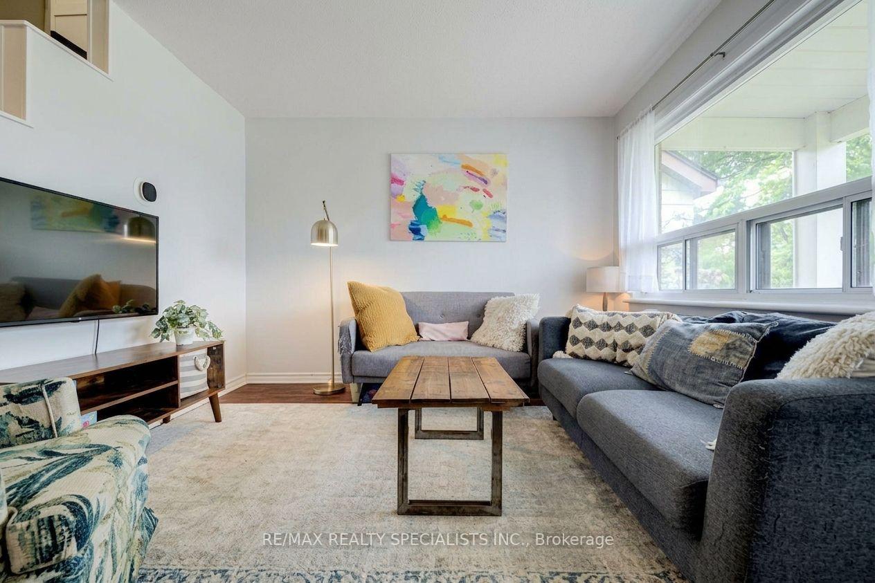 Photo 5 of 53 Harold Street, Etobicoke, Mimico — HOMEH