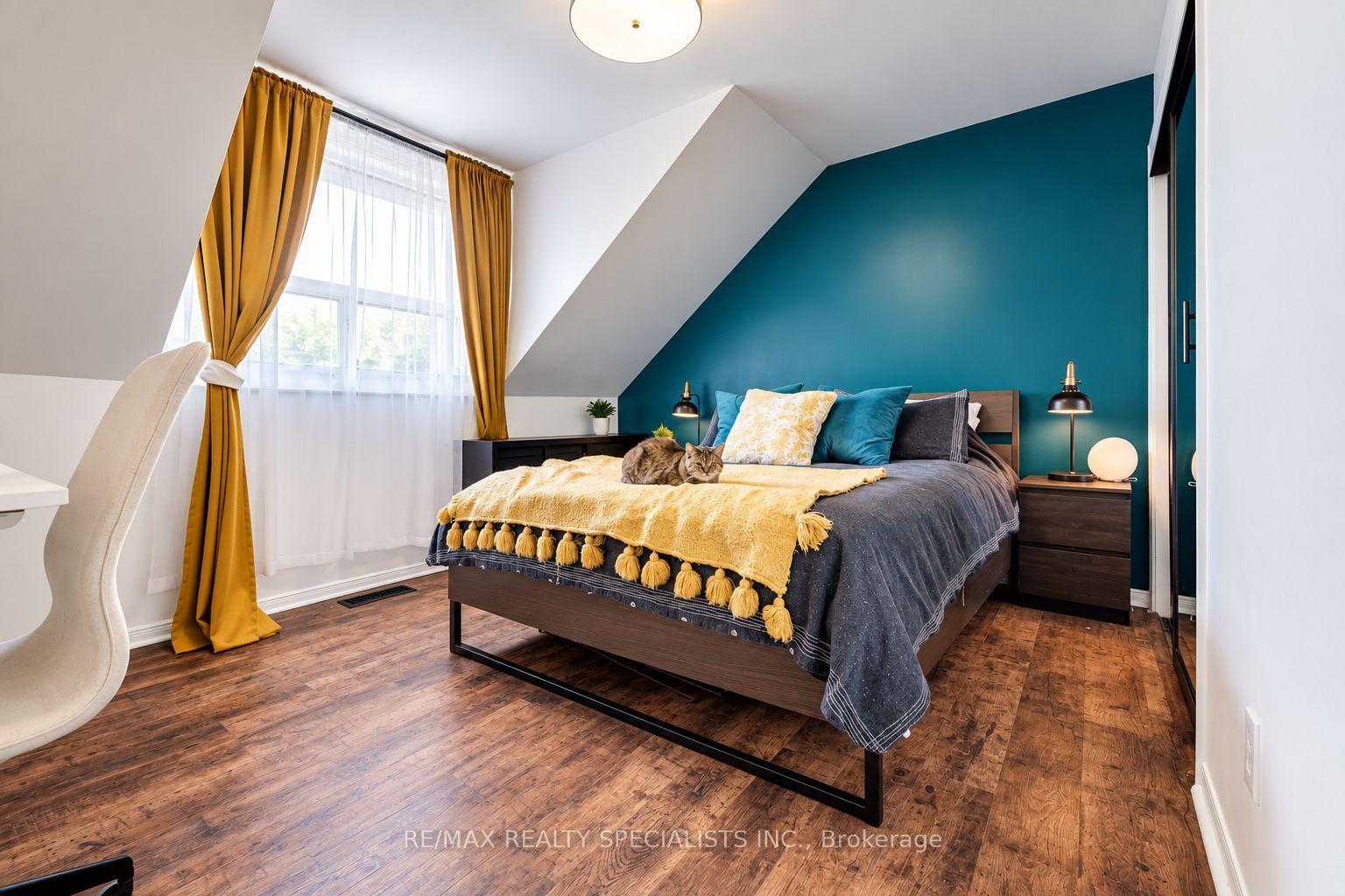 Photo 10 of 53 Harold Street, Etobicoke, Mimico — HOMEH