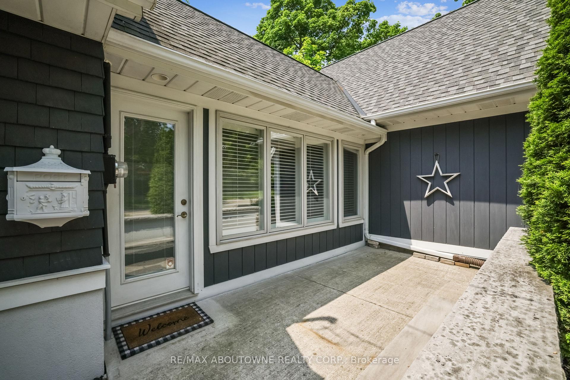 Photo 5 of 382 Trafalgar Road, Oakville, Old Oakville — HOMEH
