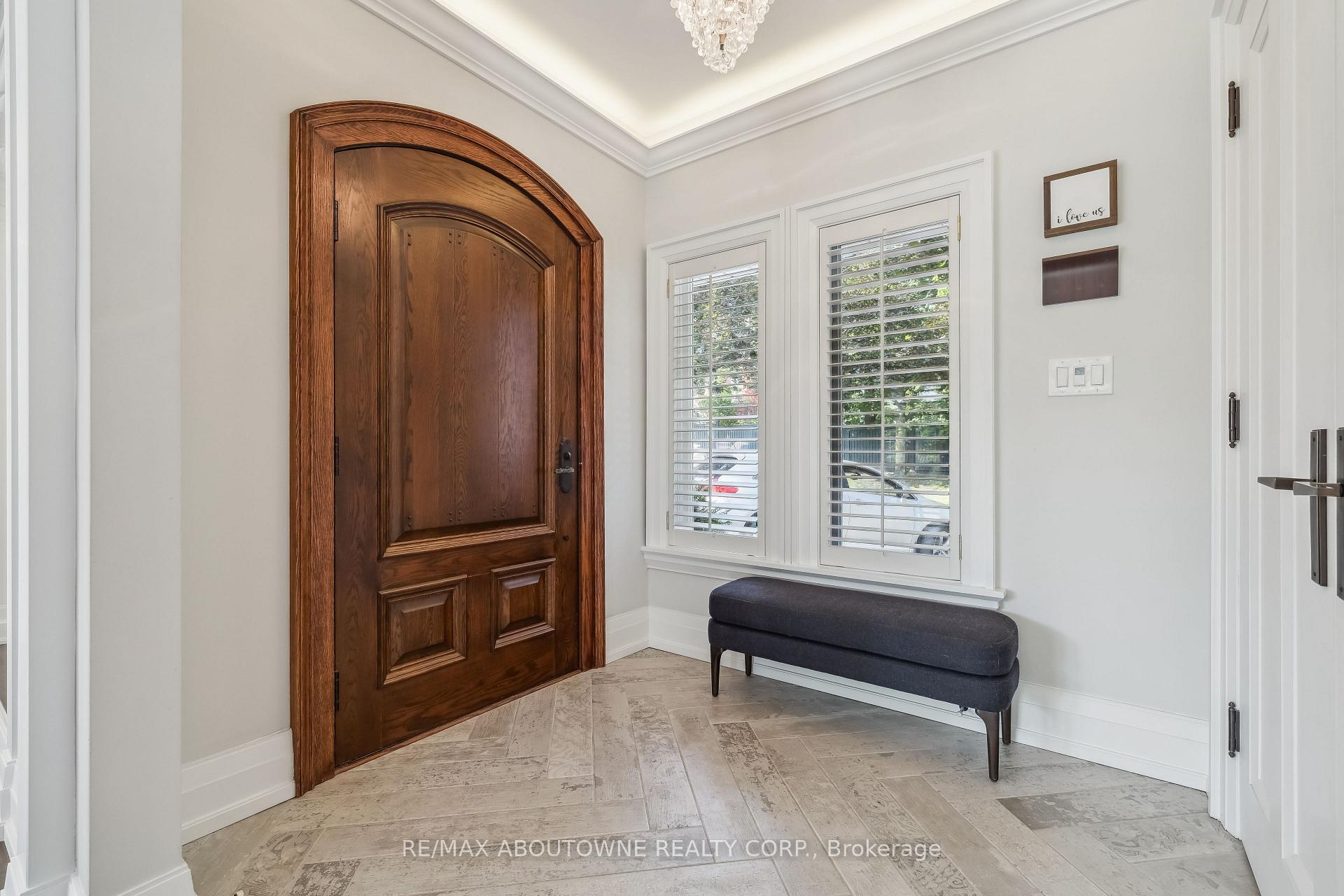 Photo 7 of 382 Trafalgar Road, Oakville, Old Oakville — HOMEH