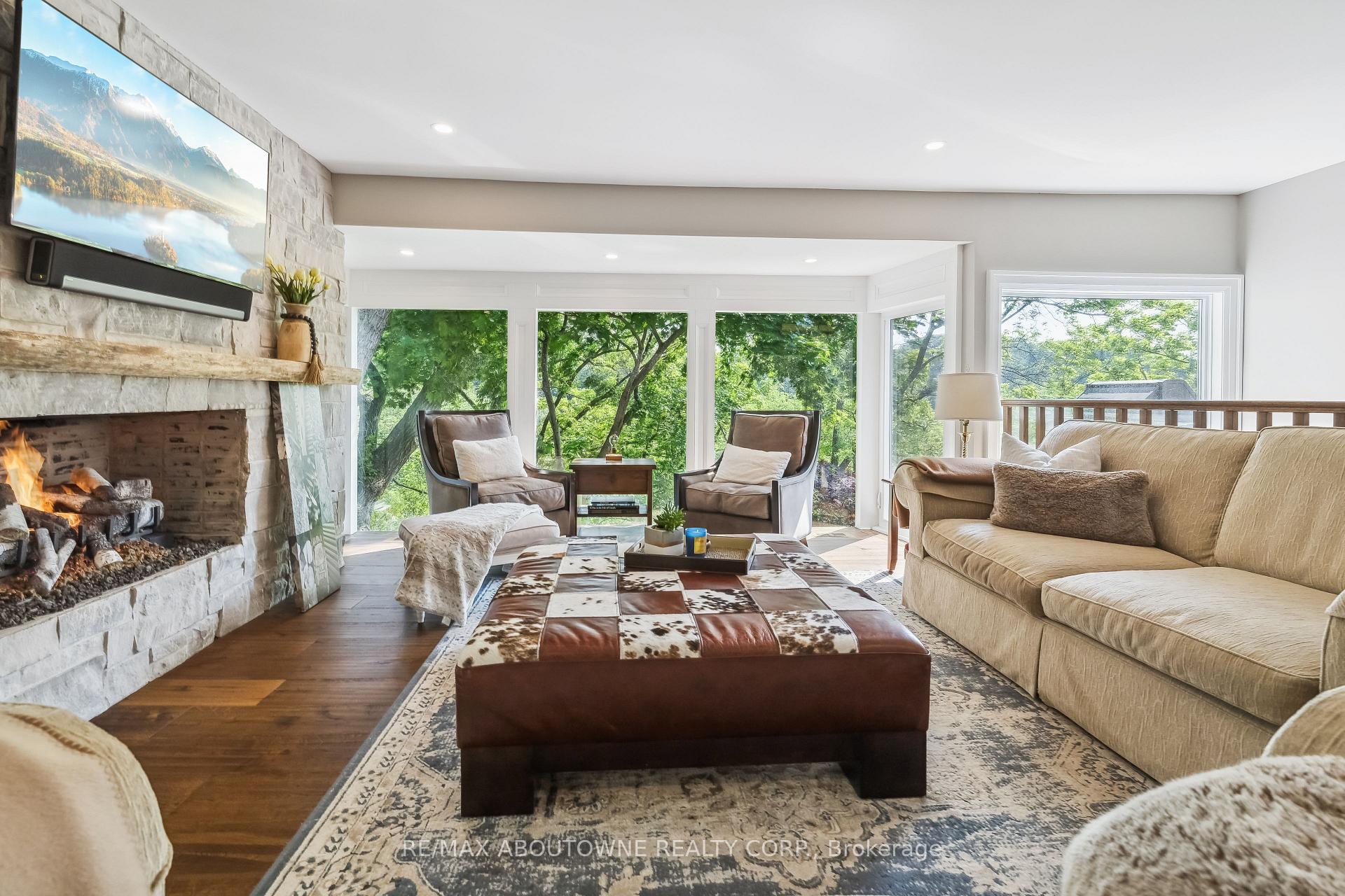 Photo 10 of 382 Trafalgar Road, Oakville, Old Oakville — HOMEH