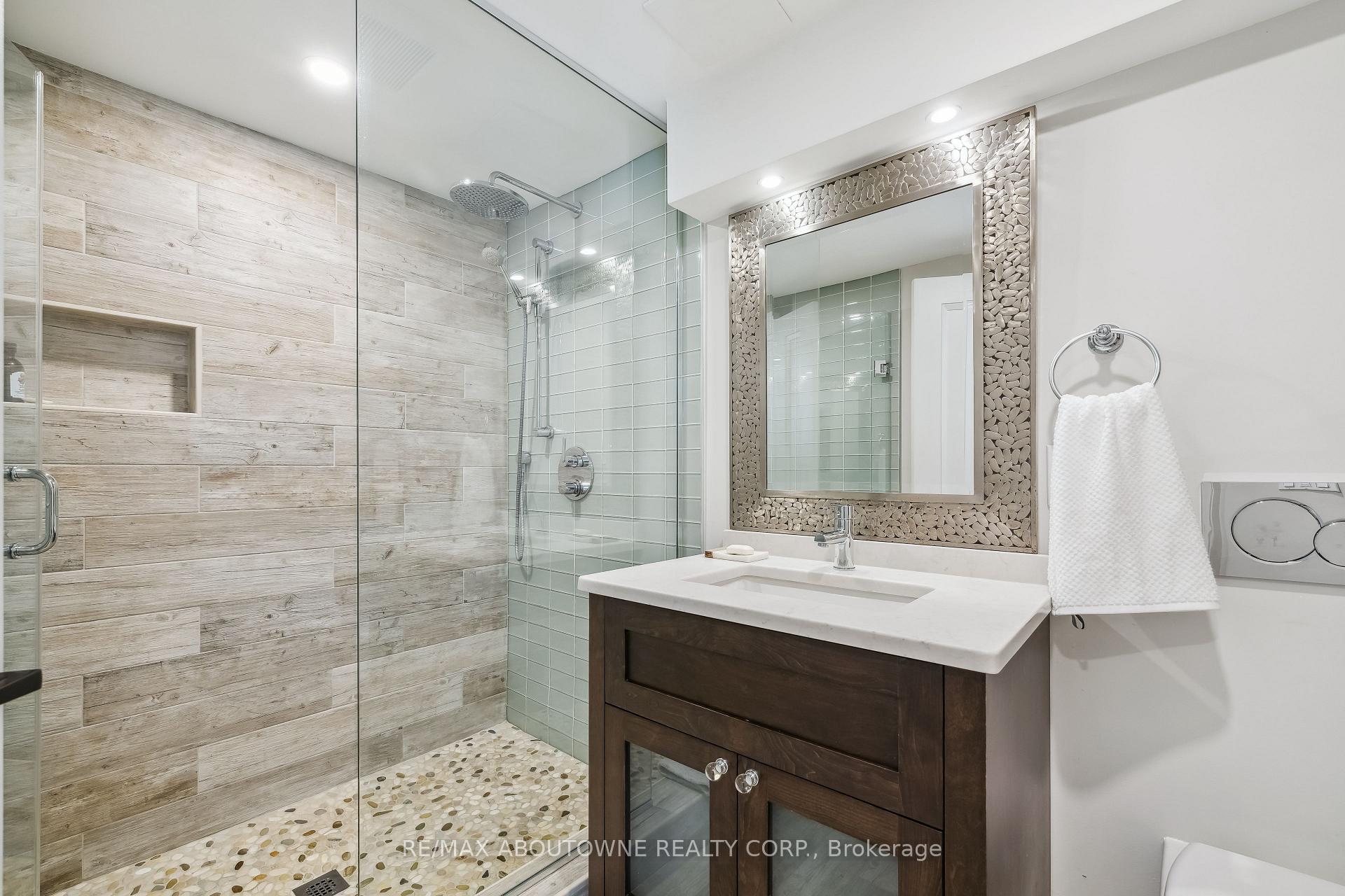 Photo 29 of 382 Trafalgar Road, Oakville, Old Oakville — HOMEH