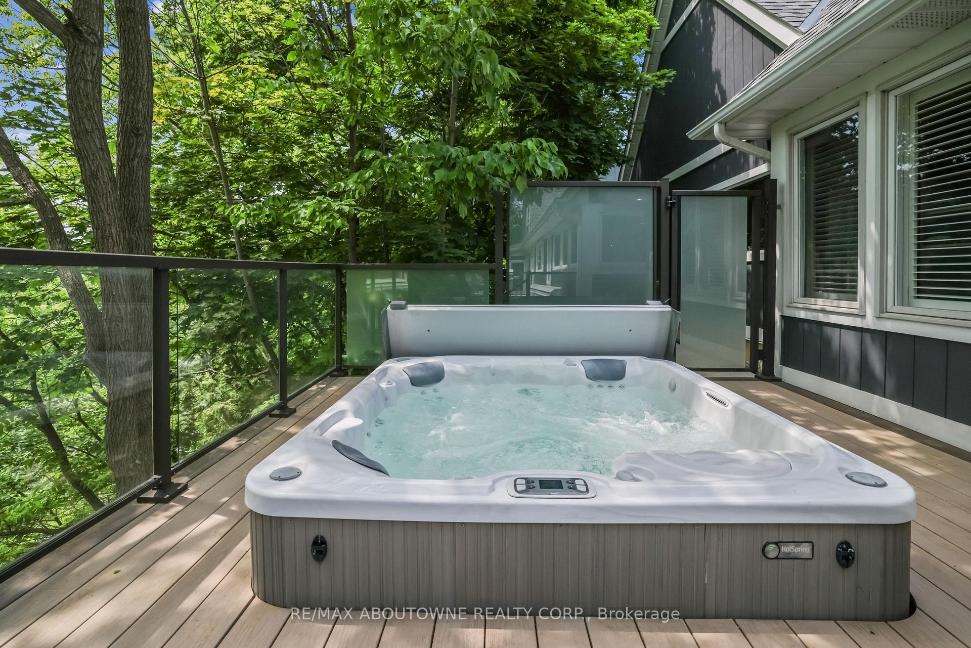 Photo 37 of 382 Trafalgar Road, Oakville, Old Oakville — HOMEH